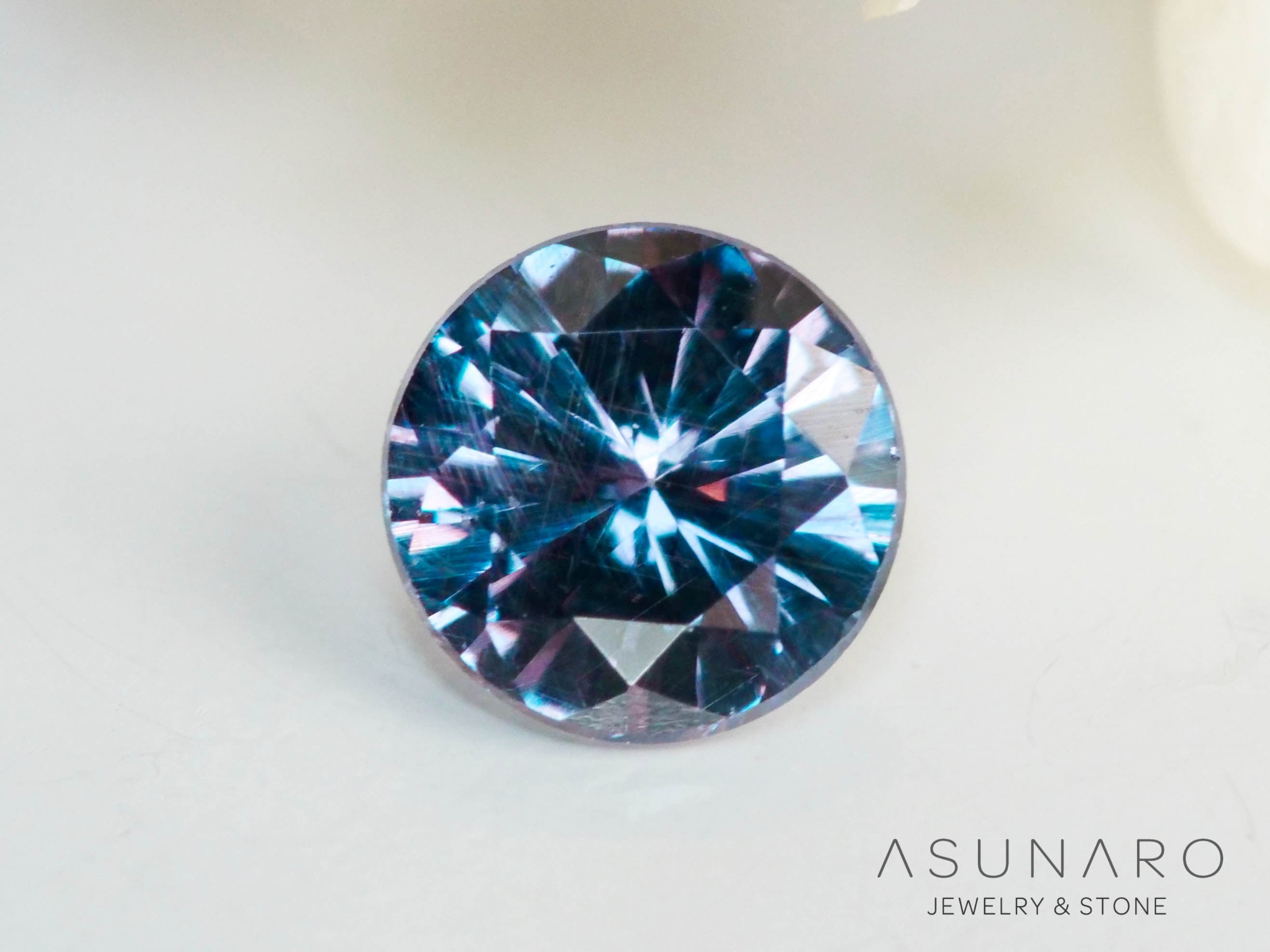 ベキリーブルーガーネット　ラウンドカット　 マダガスカル産　0.21ct【250117-2666】