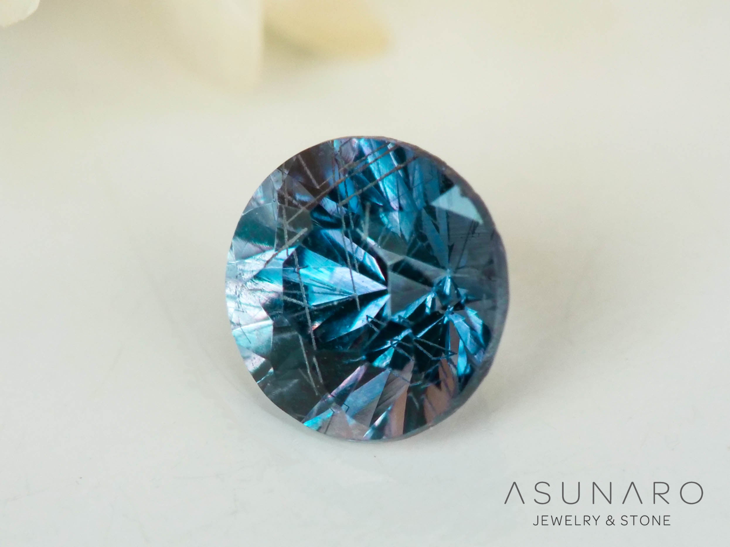 ベキリーブルーガーネット　ラウンドカット　 マダガスカル産　0.20ct【250117-2667】