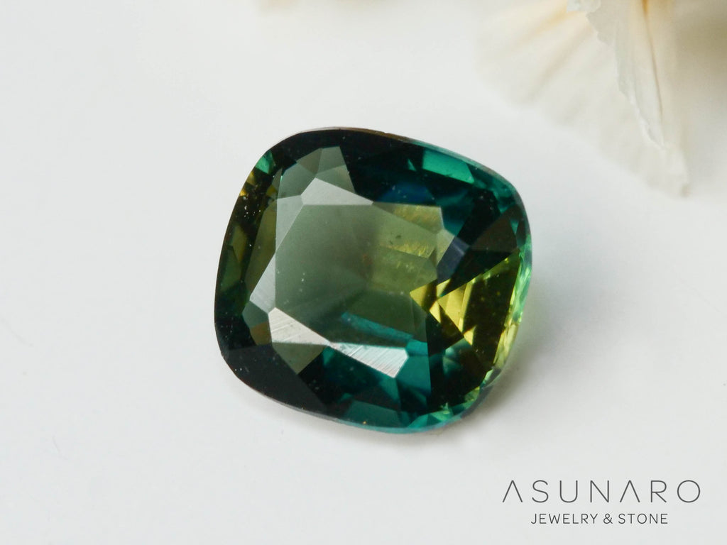 バイカラーラズライト　クッションカット　パキスタン産　0.25ct【241111-2698】