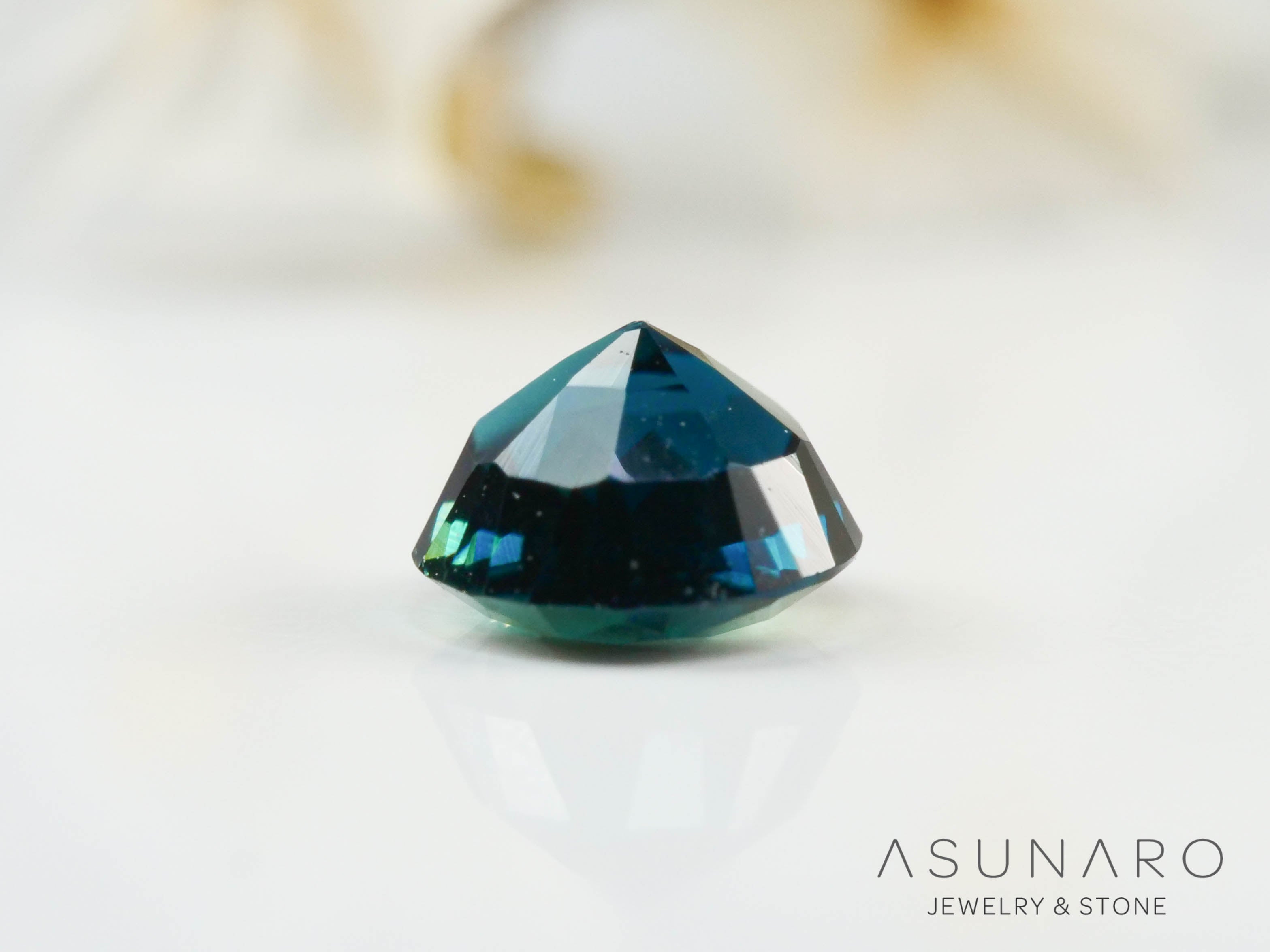 バイカラーラズライト　ラウンドカット　パキスタン産　0.20ct【241111-2700】