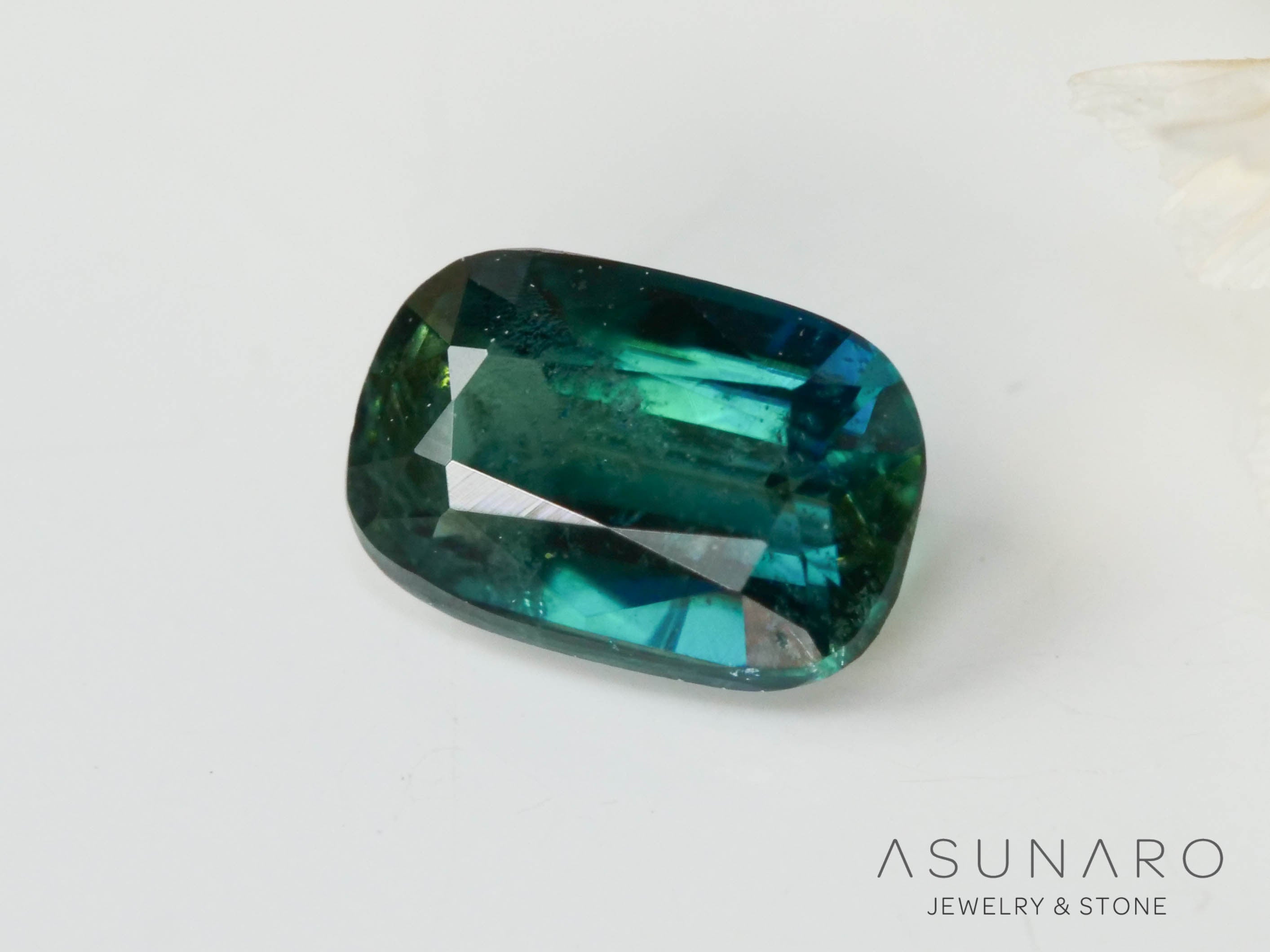 バイカラーラズライト　クッションカット　パキスタン産　0.21ct【241111-2701】