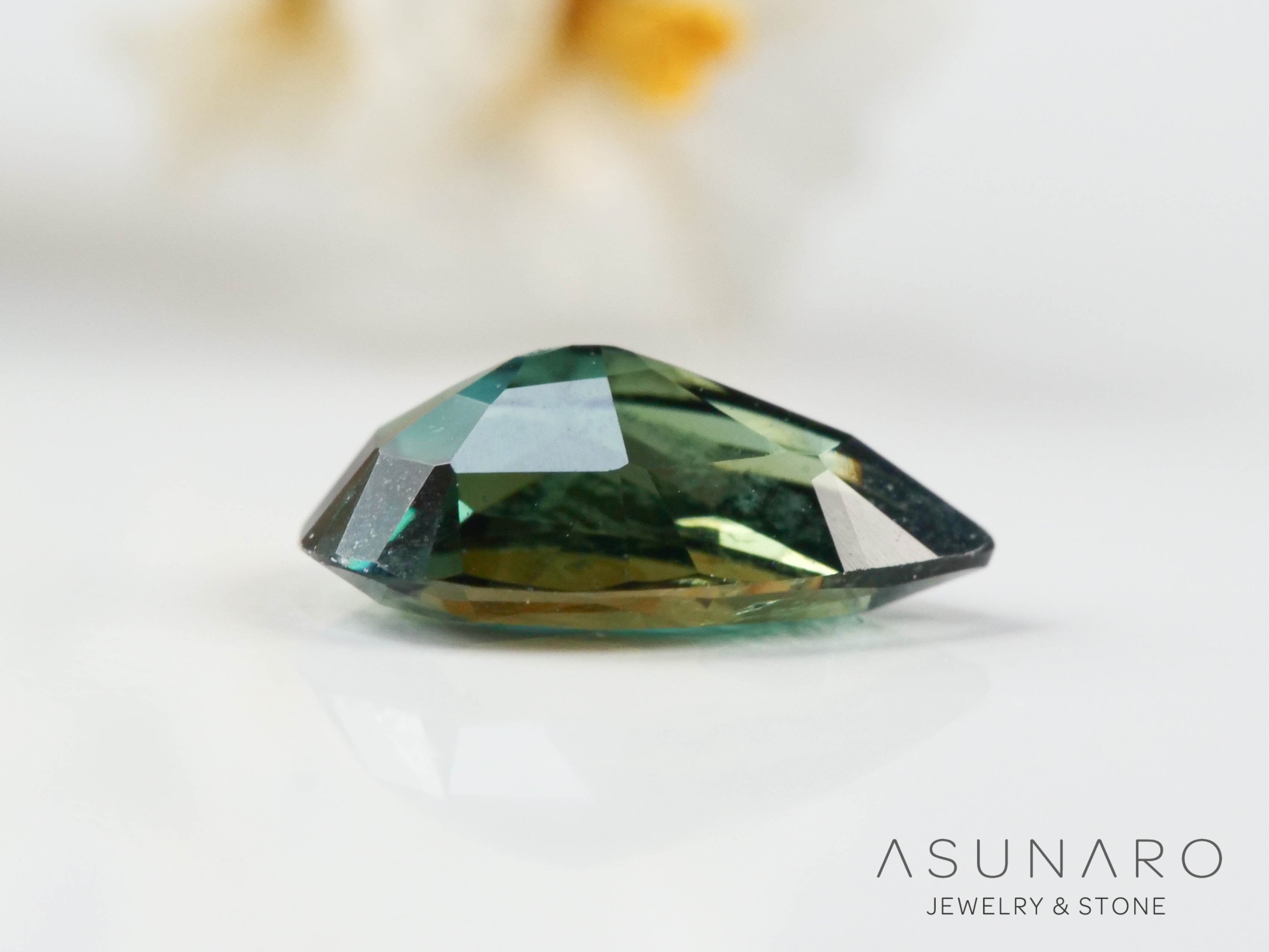 バイカラーラズライト　ペアシェイプ　パキスタン産　0.33ct【241111-2702】