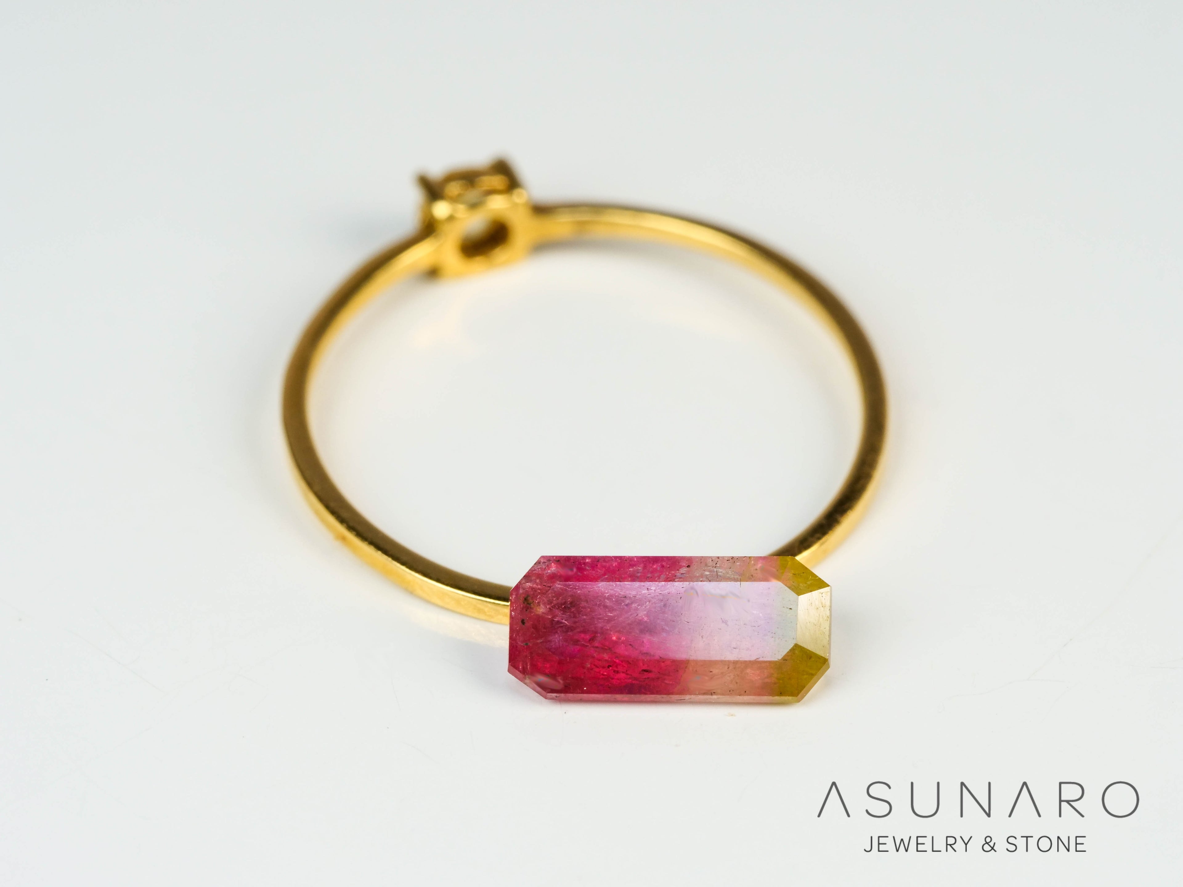 パーティーカラードトルマリン　エメラルドカット　アフガニスタン産　0.97ct【250203-2713】