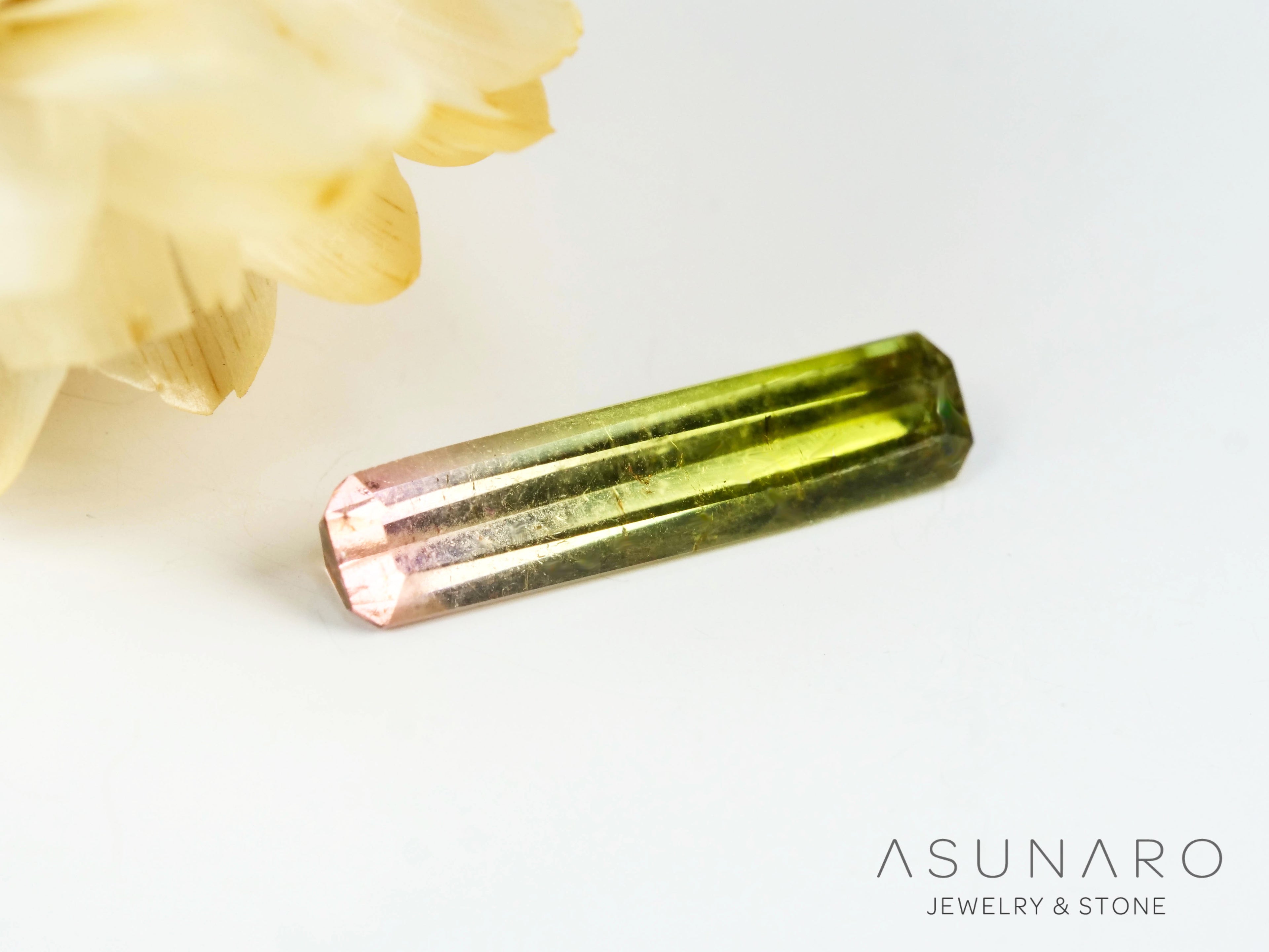 桜餅バイカラードトルマリン　エメラルドカット　アフガニスタン産　0.61ct【250203-2721】