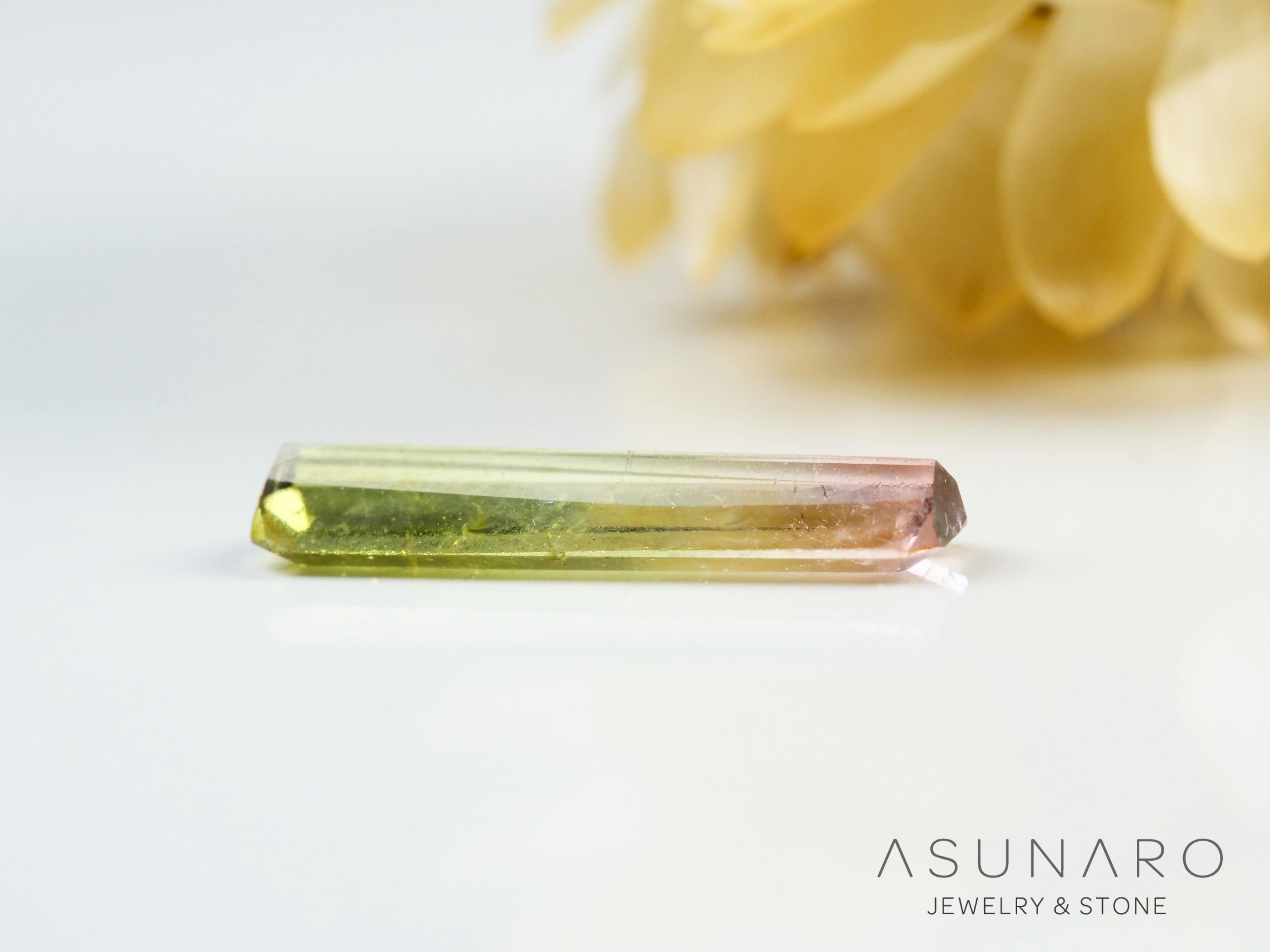 桜餅バイカラードトルマリン　エメラルドカット　アフガニスタン産　0.61ct【250203-2721】