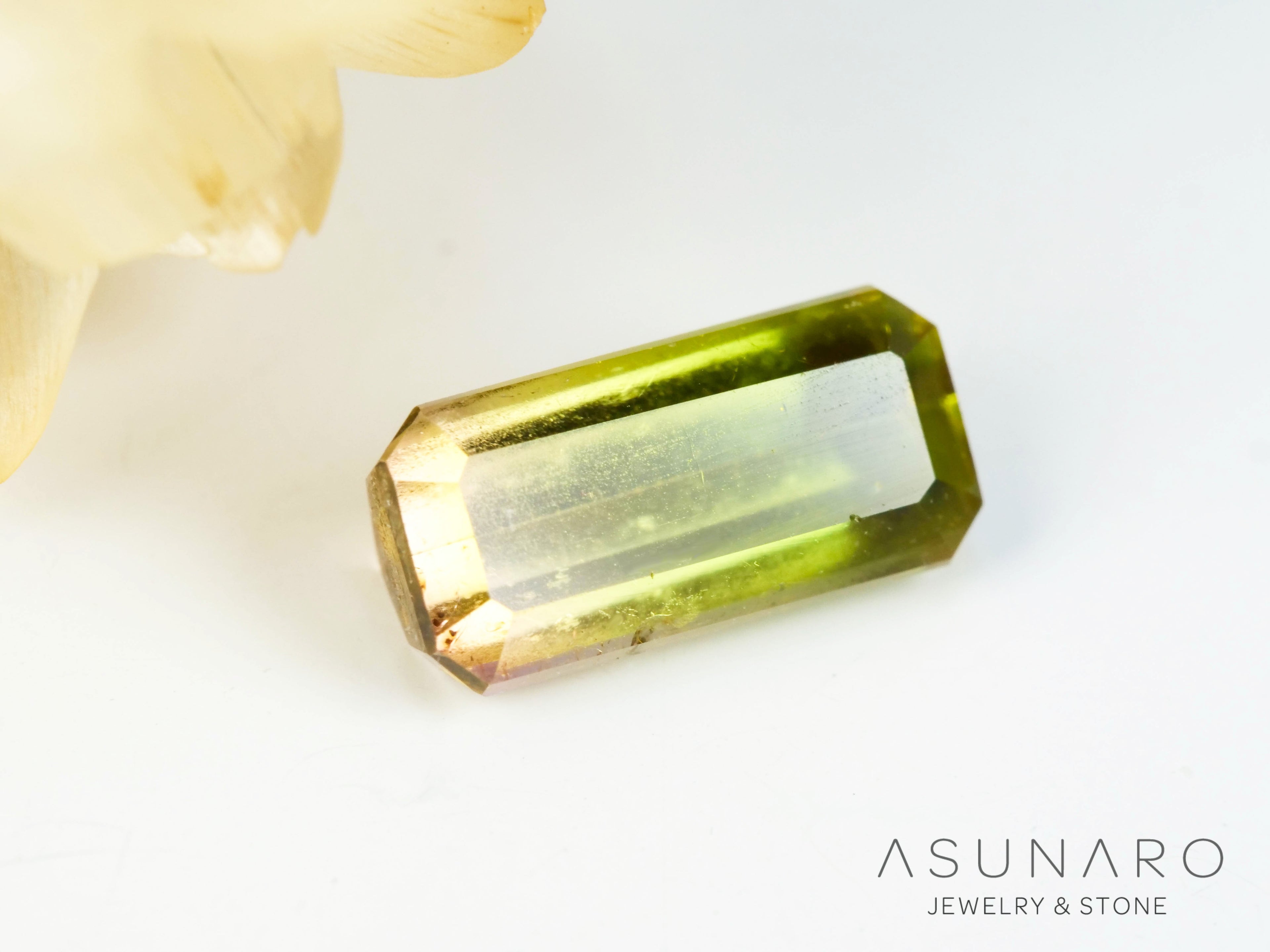 桜餅バイカラードトルマリン　エメラルドカット　アフガニスタン産　0.79ct【250203-2722】