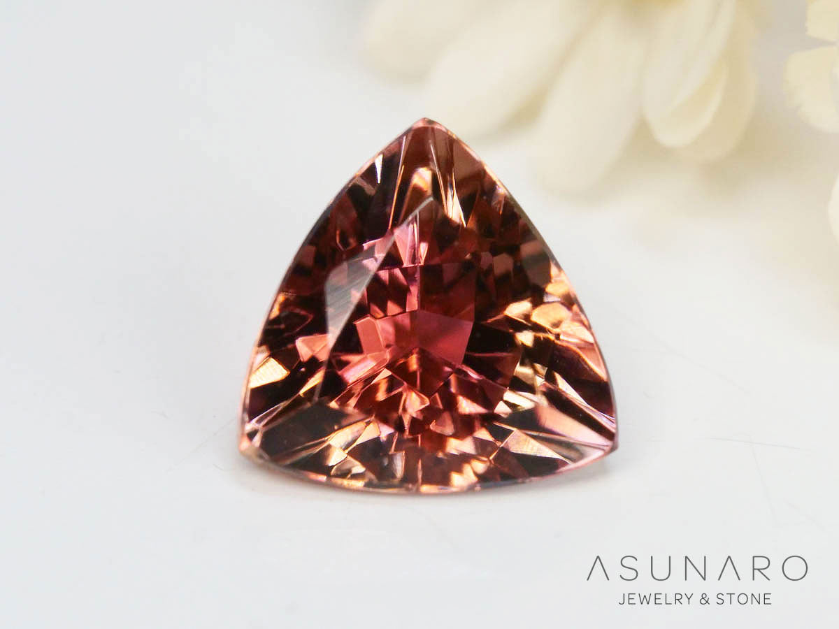 アプリコットカラートルマリン　トリリアントカット　アフガニスタン産　0.68ct【250205-2737】