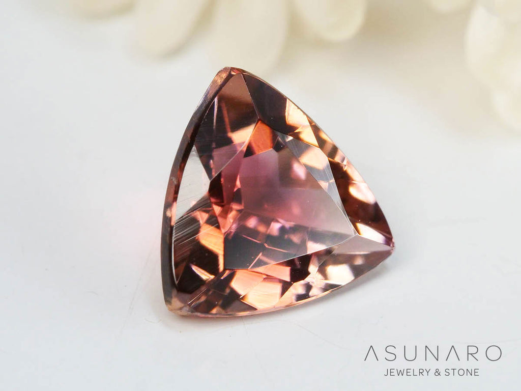 アプリコットカラートルマリン　トリリアントカット　アフガニスタン産　0.68ct【250205-2737】