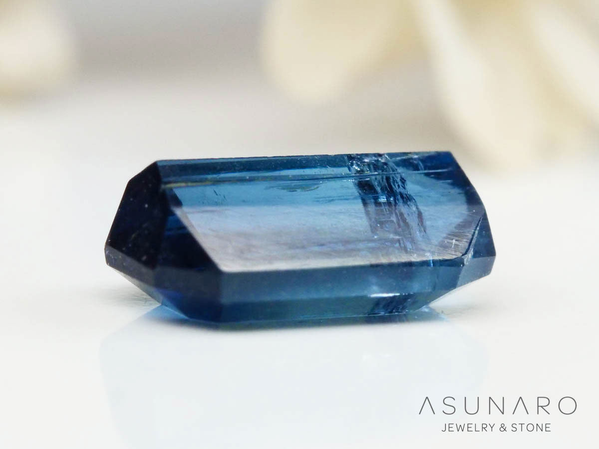 ブルートルマリン　エメラルドカット　アフガニスタン産　0.39ct【250205-2741】