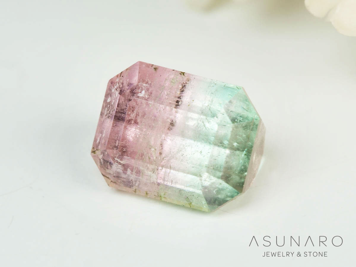 桜餅バイカラートルマリン 　エメラルドカット　アフガニスタン産 　0.67ct【250205-2752】