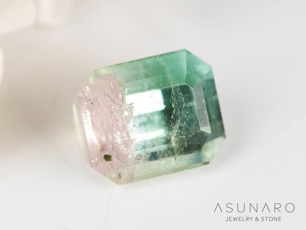 桜餅バイカラートルマリン 　エメラルドカット　アフガニスタン産 　0.69ct【250205-2753】