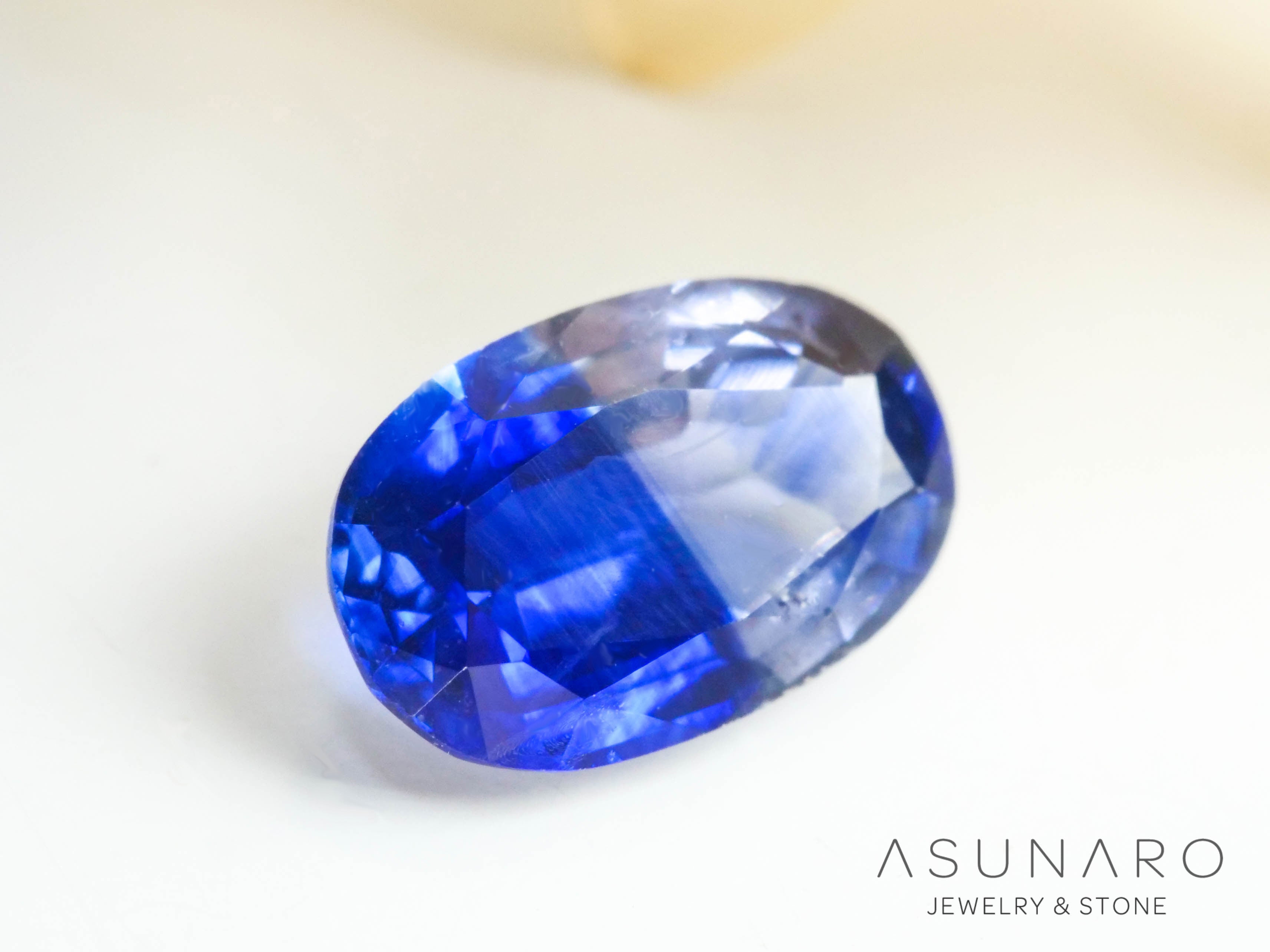 バイカラーサファイア 　オーバルカット　 スリランカ産　0.51ct【250210-2802】