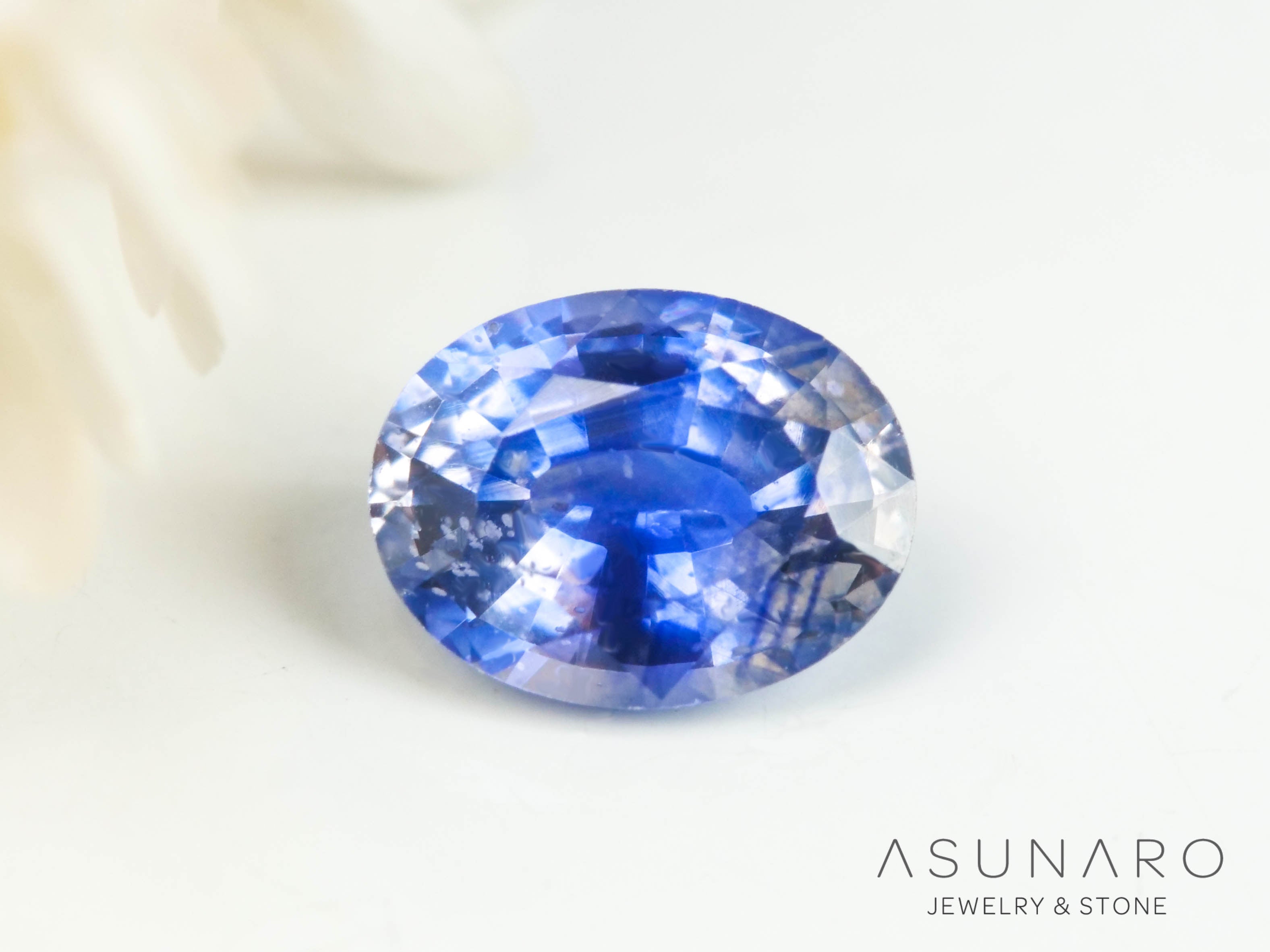 バイカラーサファイア 　オーバルカット　 スリランカ産　0.27ct【250210-2803】