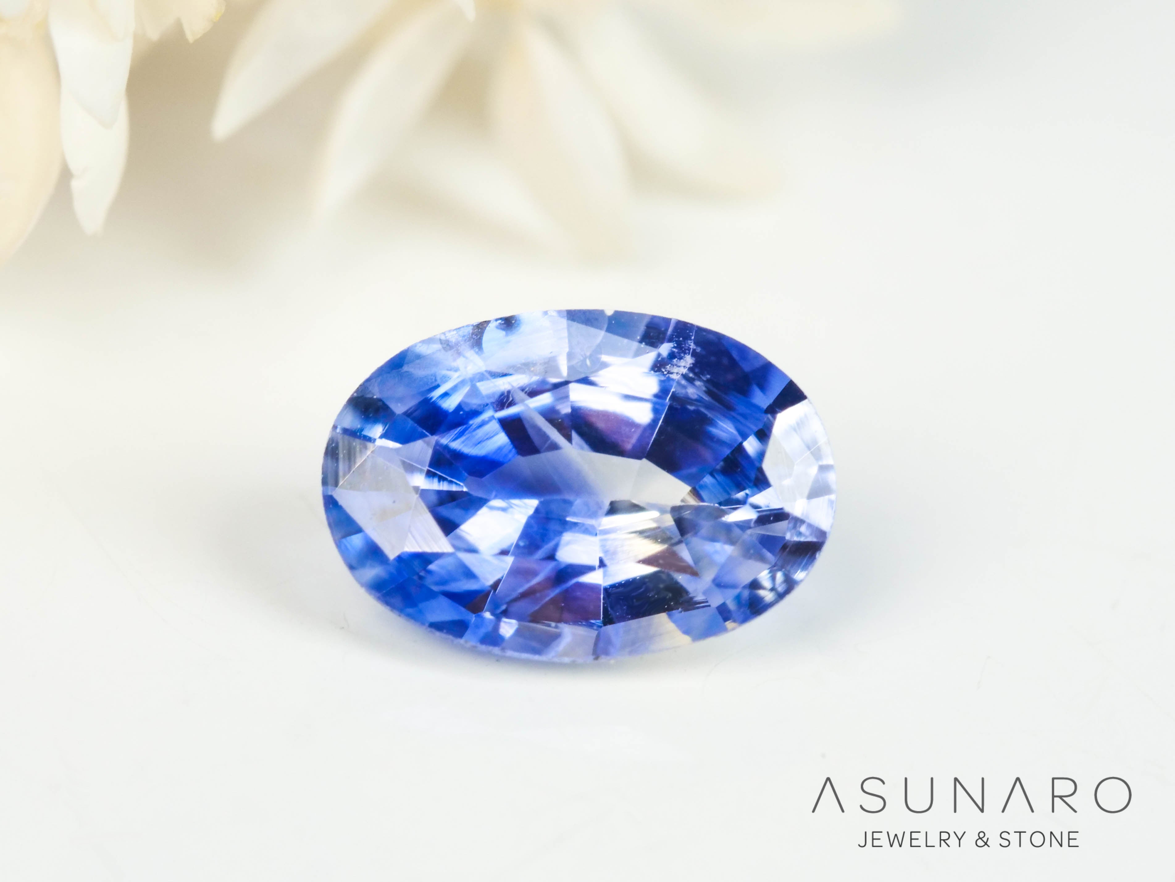 バイカラーサファイア 　オーバルカット　 スリランカ産　0.59ct【250210-2805】