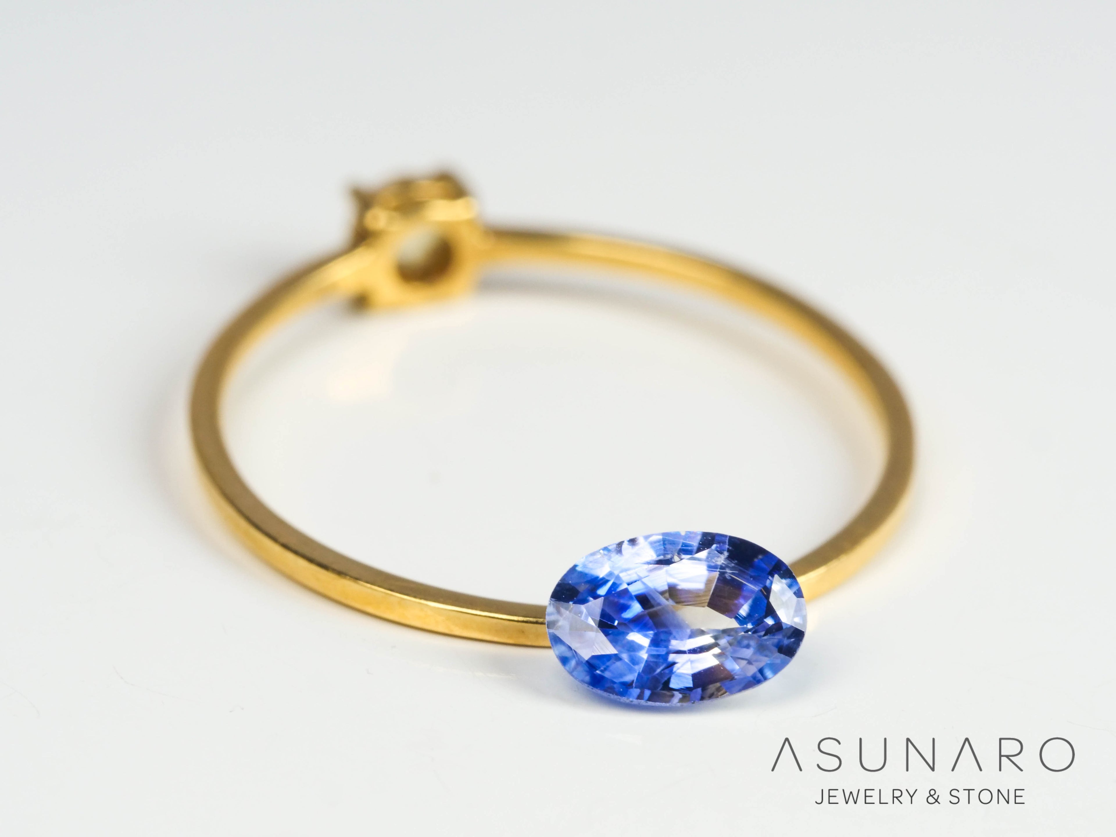 バイカラーサファイア 　オーバルカット　 スリランカ産　0.59ct【250210-2805】