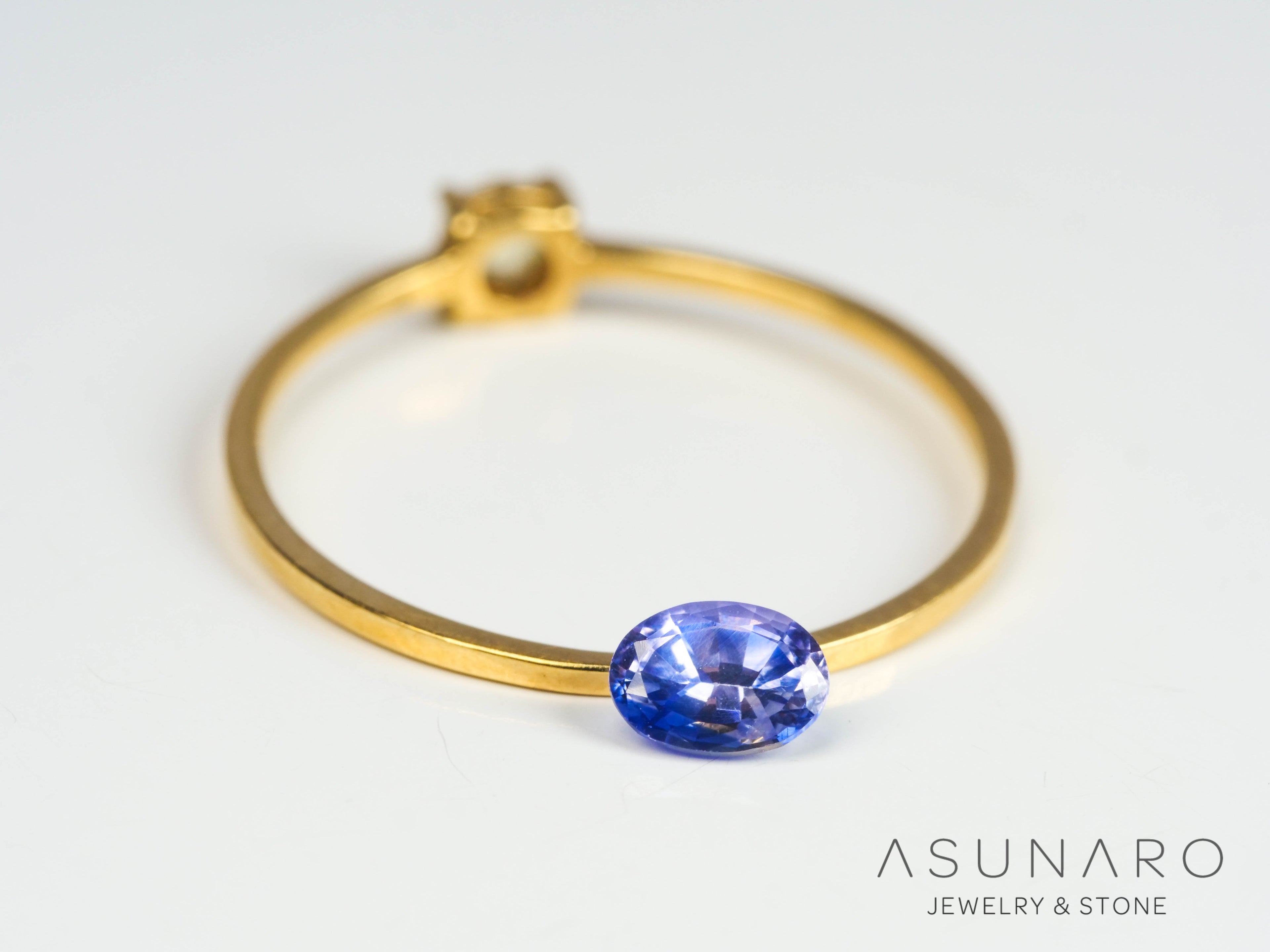 バイカラーサファイア 　オーバルカット　 スリランカ産　0.33ct【250210-2806】