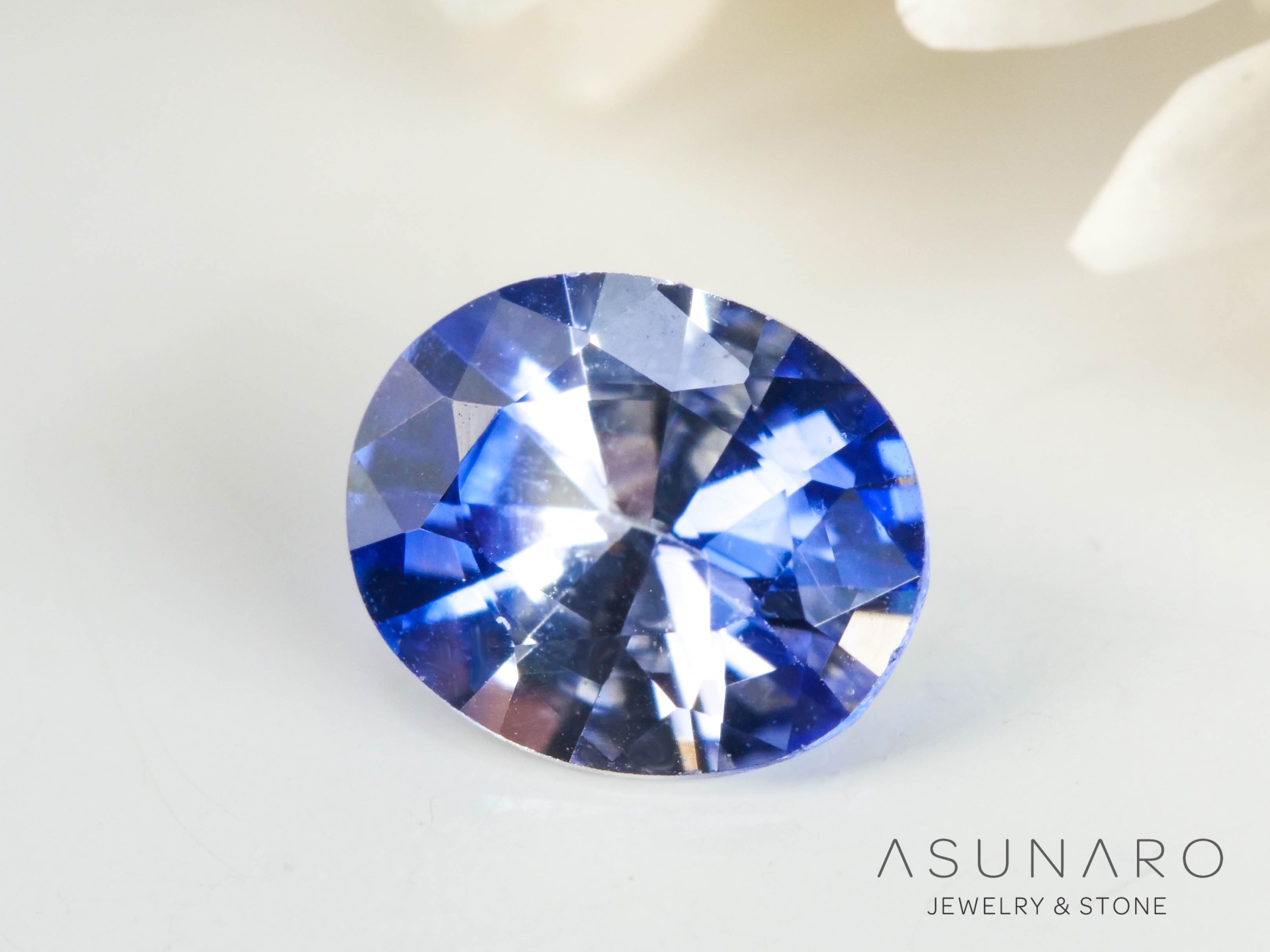 バイカラーサファイア 　オーバルカット　 スリランカ産　0.36ct【250210-2807】