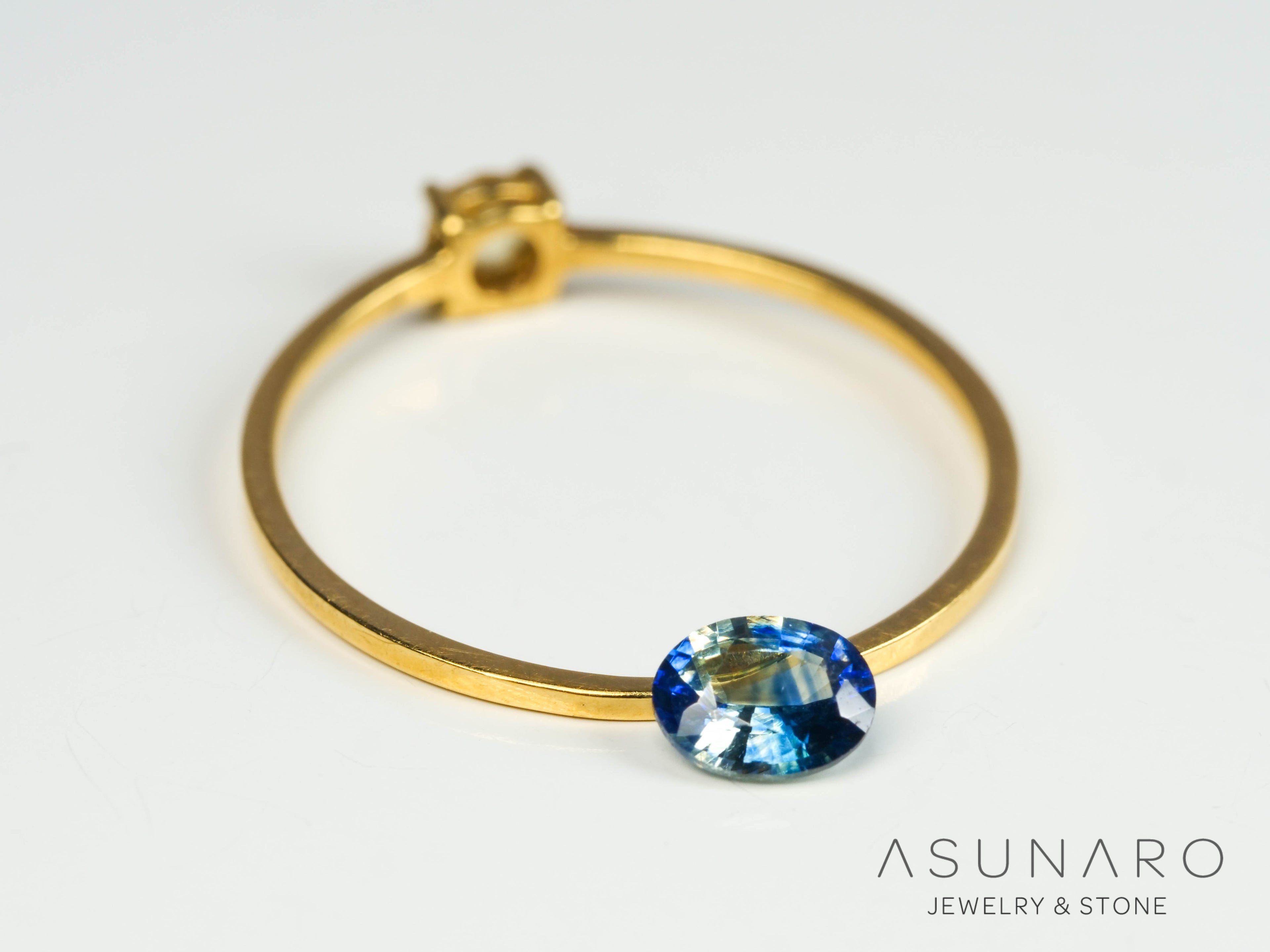 バイカラーサファイア 　オーバルカット　 スリランカ産　0.37ct【250210-2808】