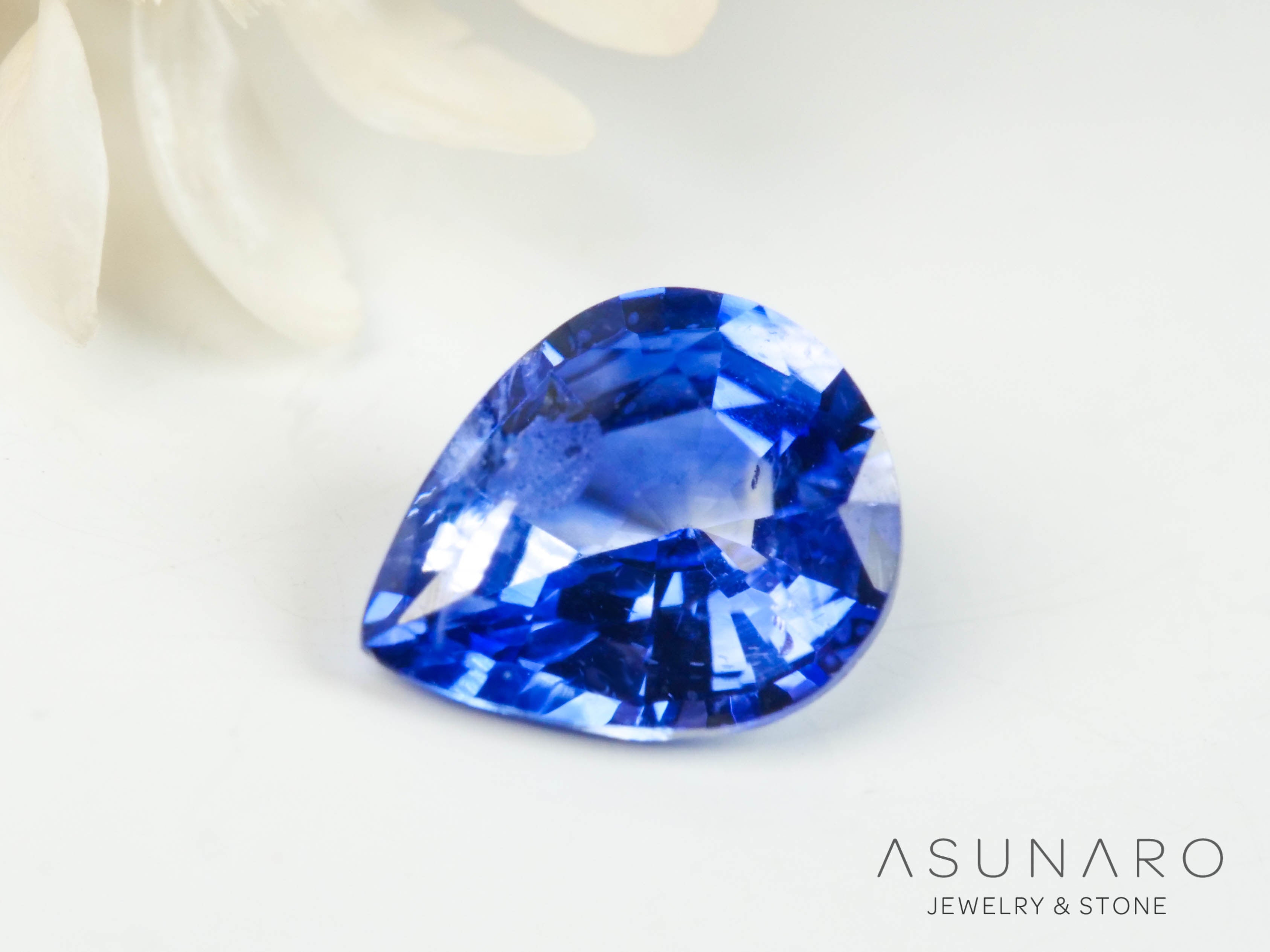 バイカラーサファイア ペアシェイプ スリランカ産 0.32ct【250210-2812