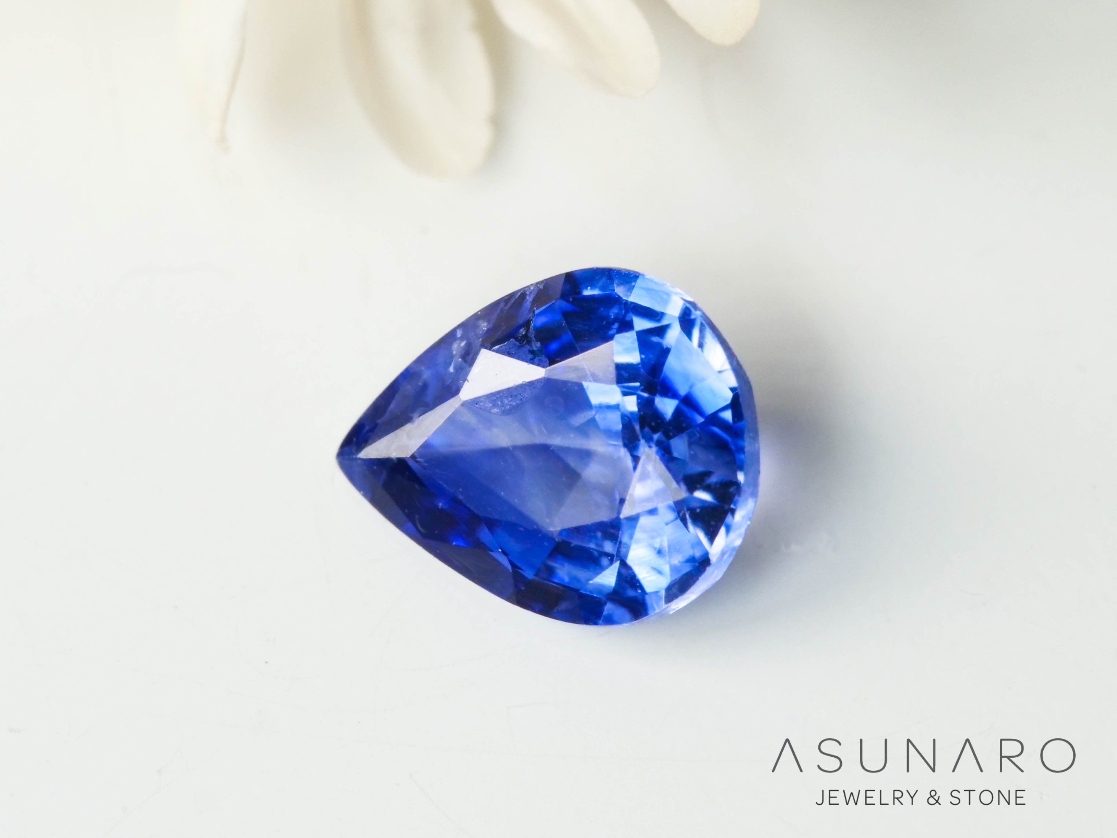 バイカラーサファイア ペアシェイプ スリランカ産 0.32ct【250210-2812