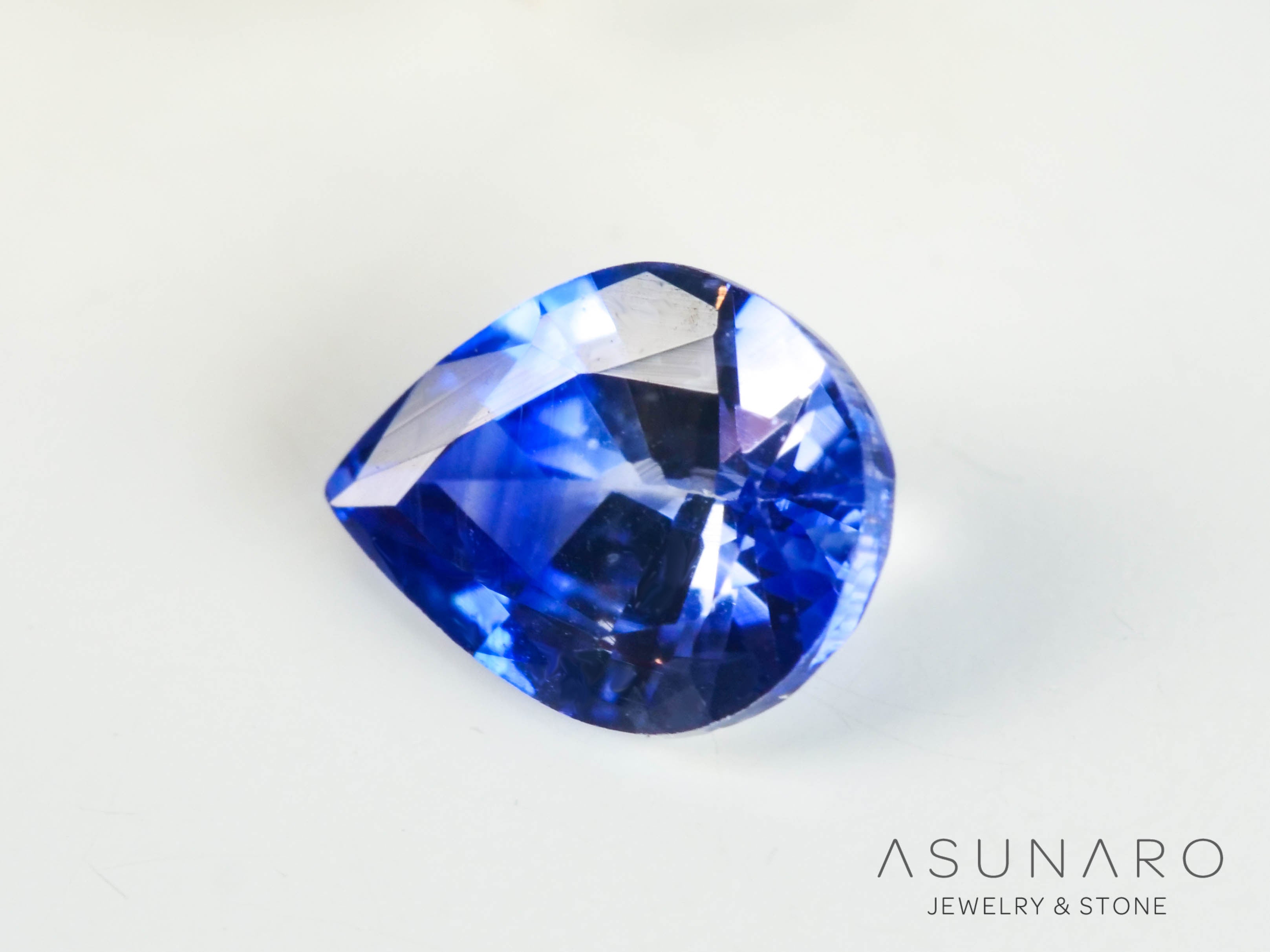 バイカラーサファイア  ペアシェイプ　スリランカ産　0.32ct【250210-2813】