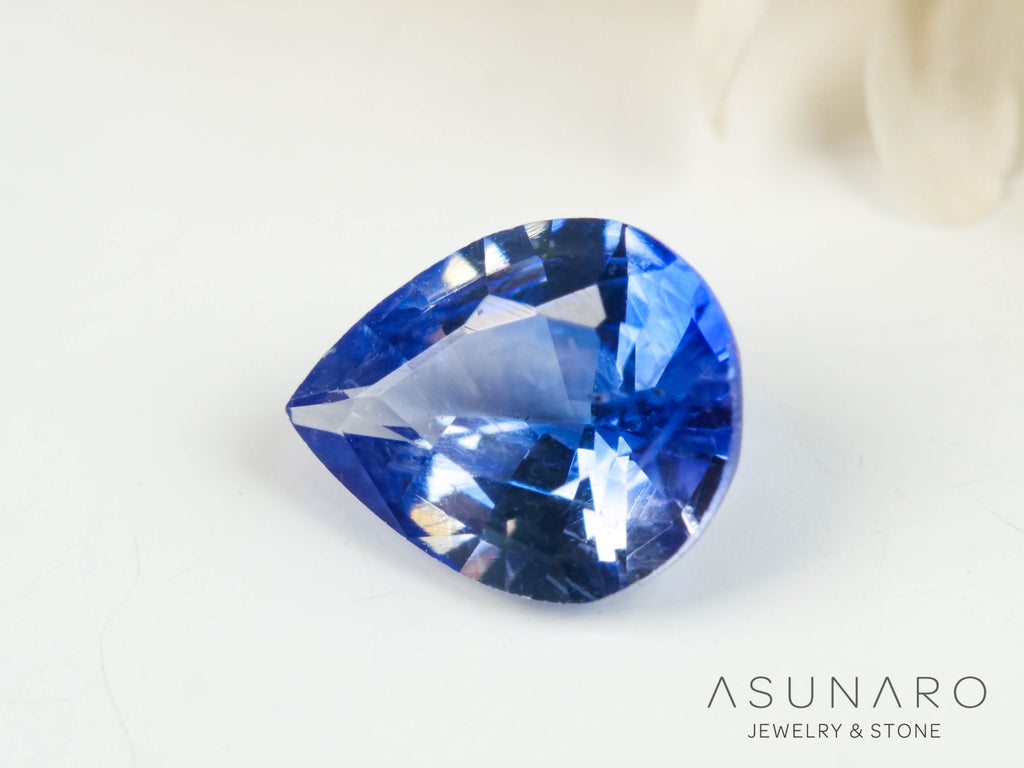 バイカラーサファイア  ペアシェイプ　スリランカ産　0.37ct【250210-2814】