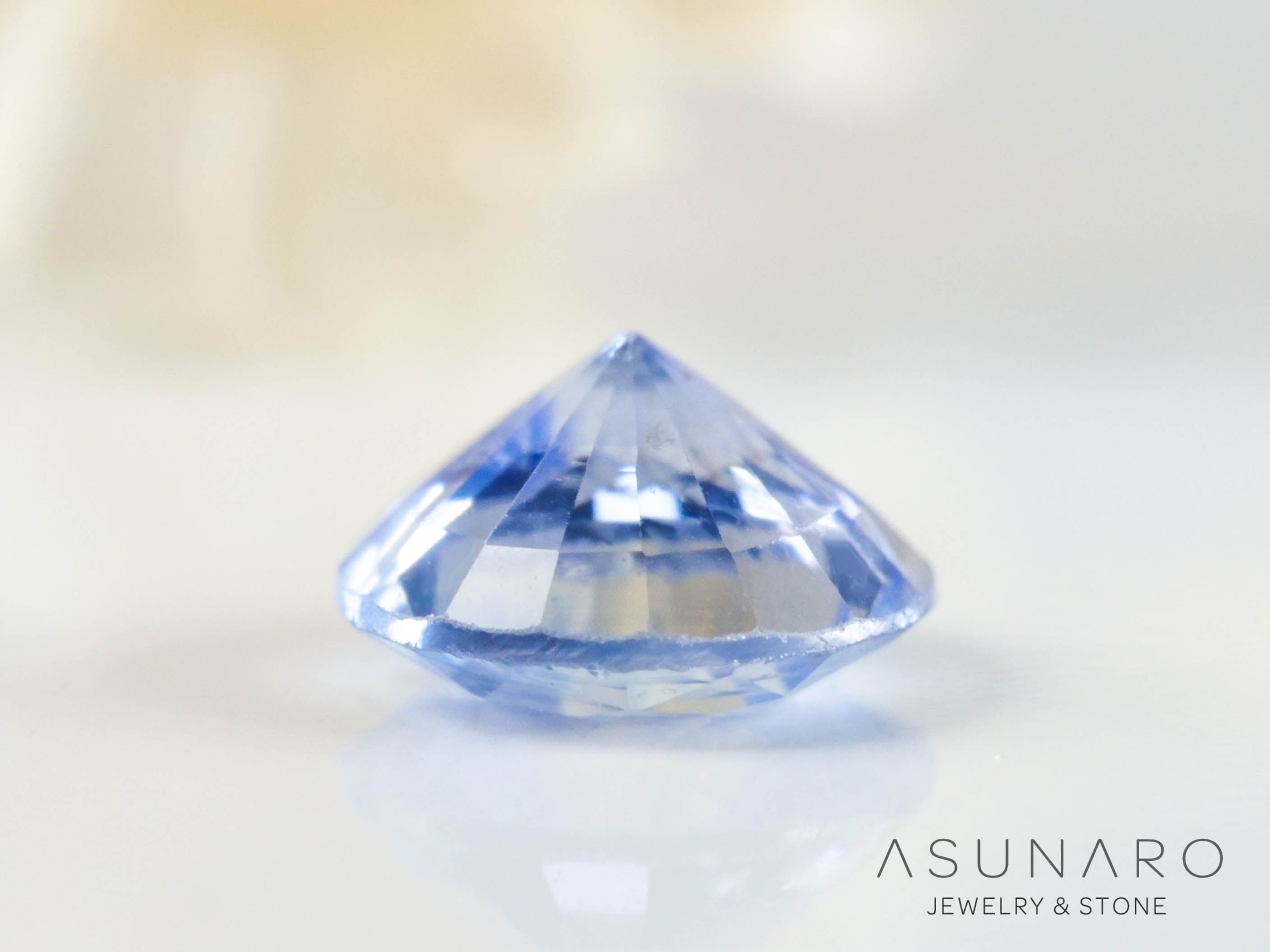 バイカラーサファイア  ラウンドカット　スリランカ産　0.38ct【250210-2815】