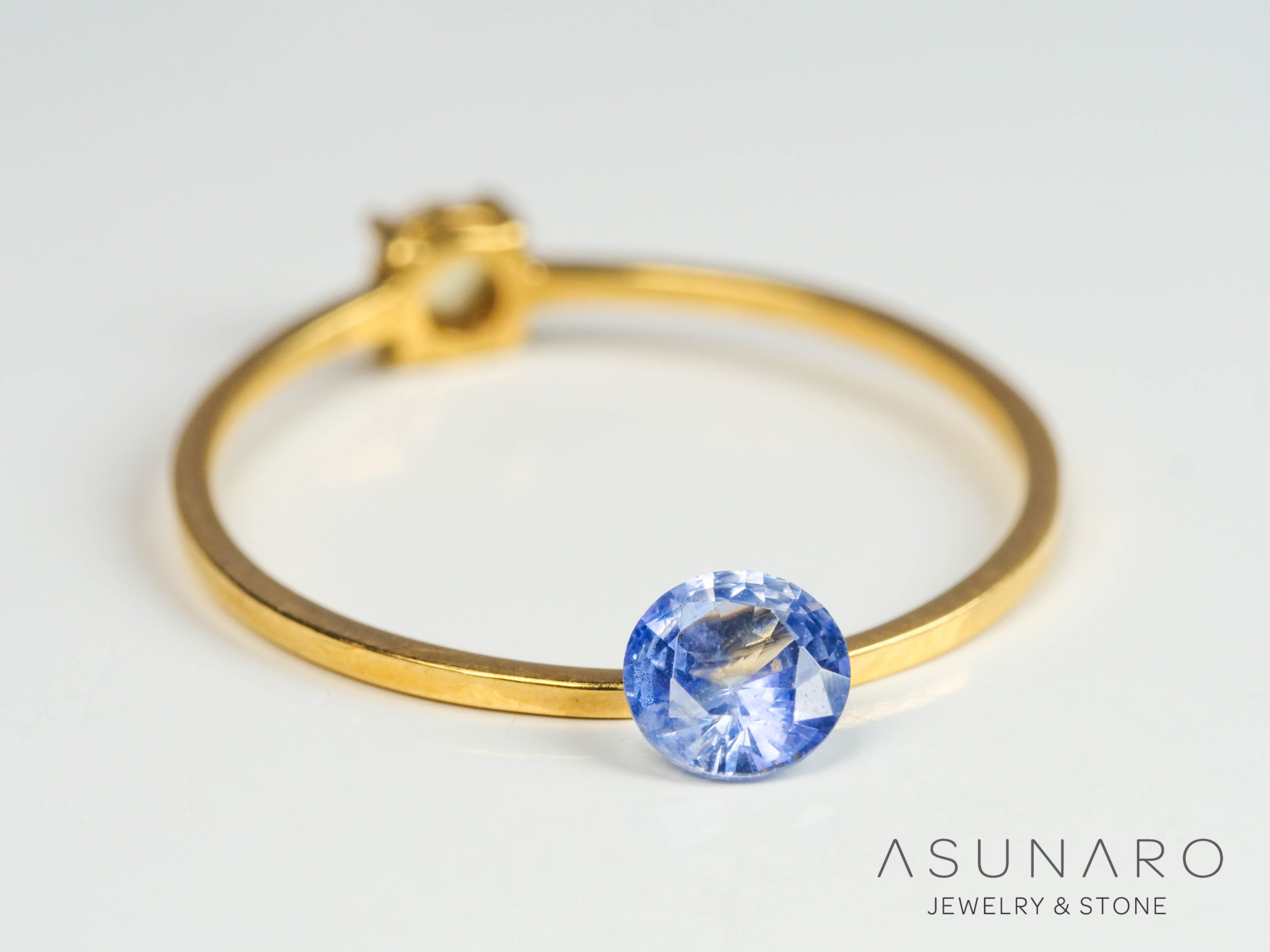 バイカラーサファイア  ラウンドカット　スリランカ産　0.38ct【250210-2815】