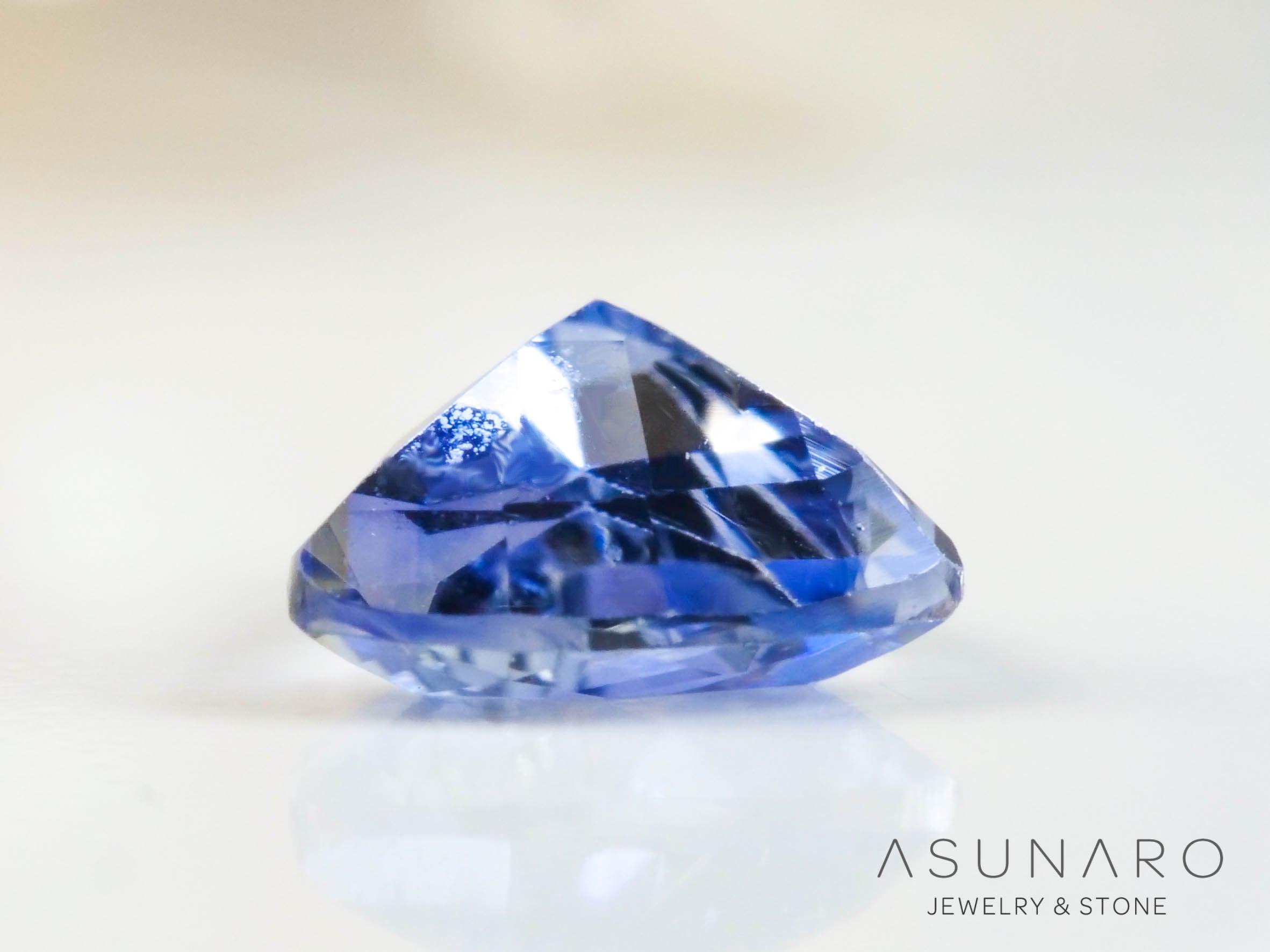 バイカラーサファイア トリリアントカット スリランカ産 0.27ct