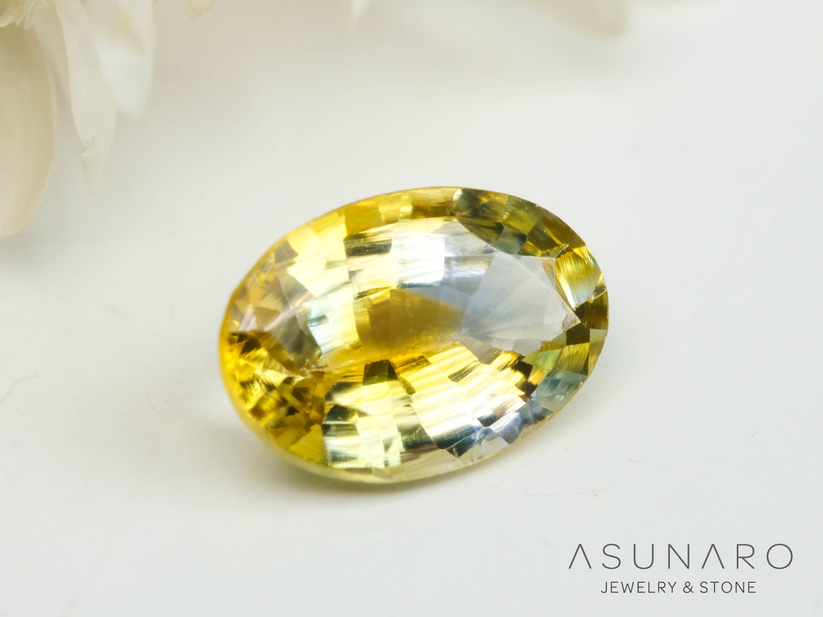 バイカラーサファイア 　オーバルカット　 スリランカ産　0.36ct【250210-2817】