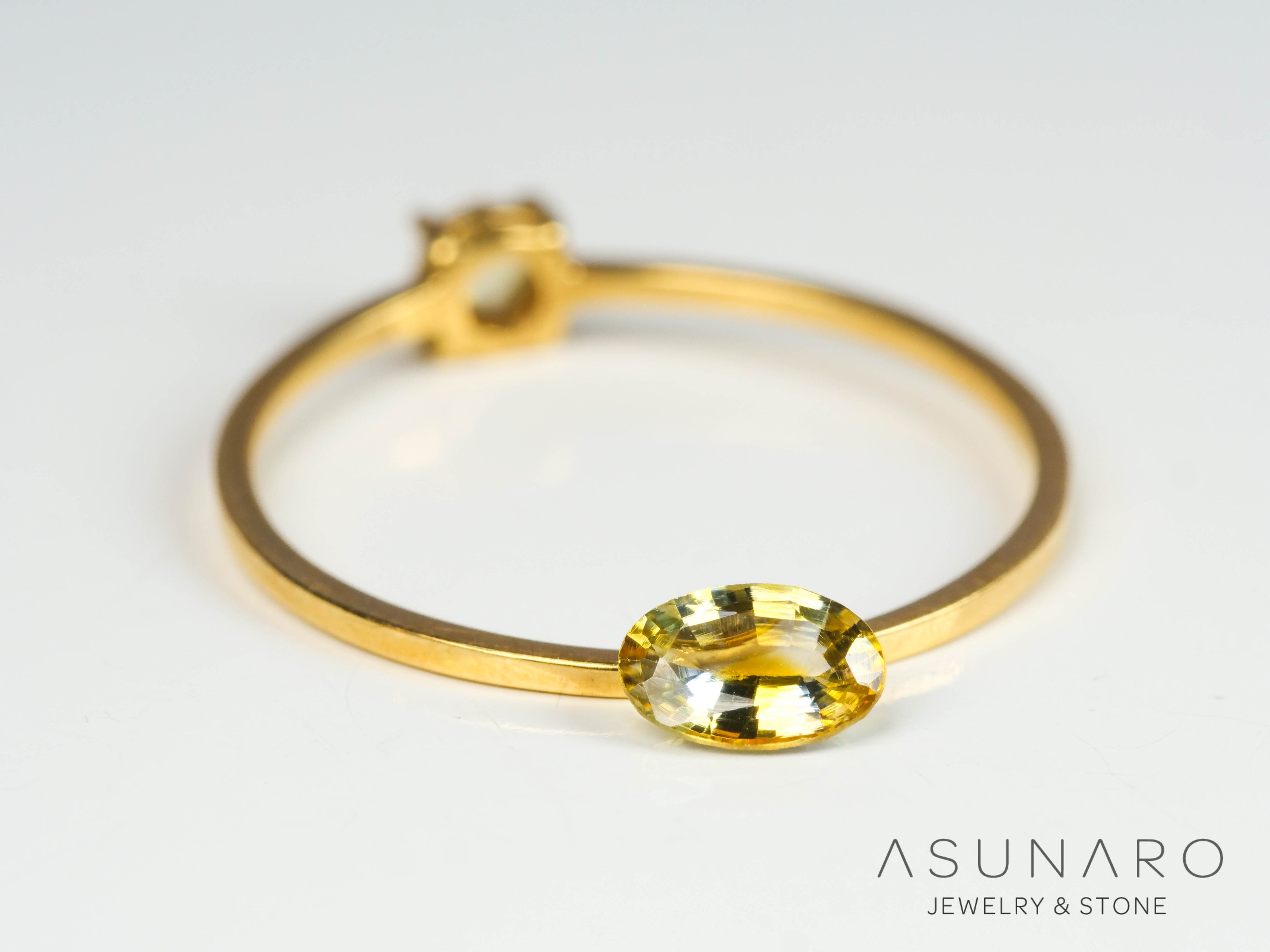 バイカラーサファイア 　オーバルカット　 スリランカ産　0.36ct【250210-2817】