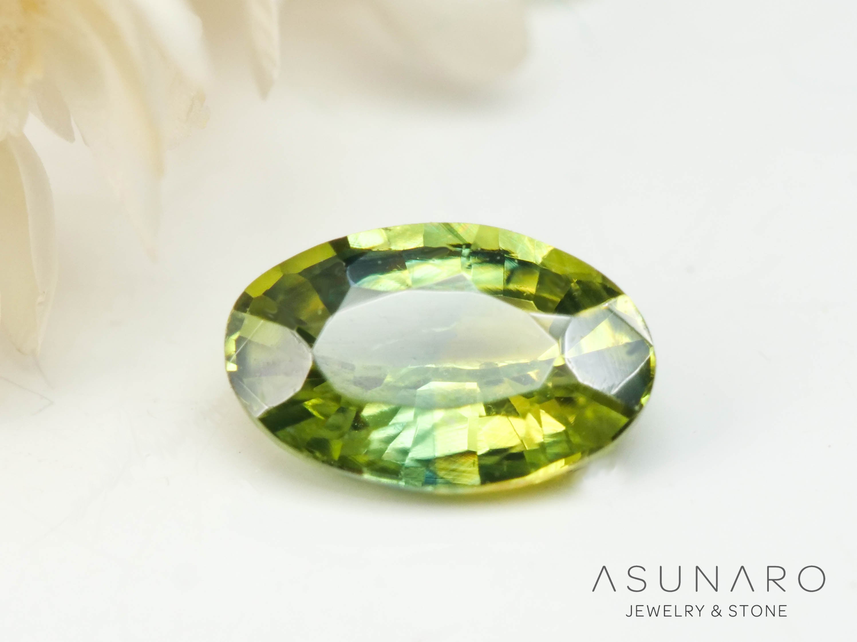 バイカラーサファイア 　オーバルカット　 スリランカ産　0.29ct【250210-2818】