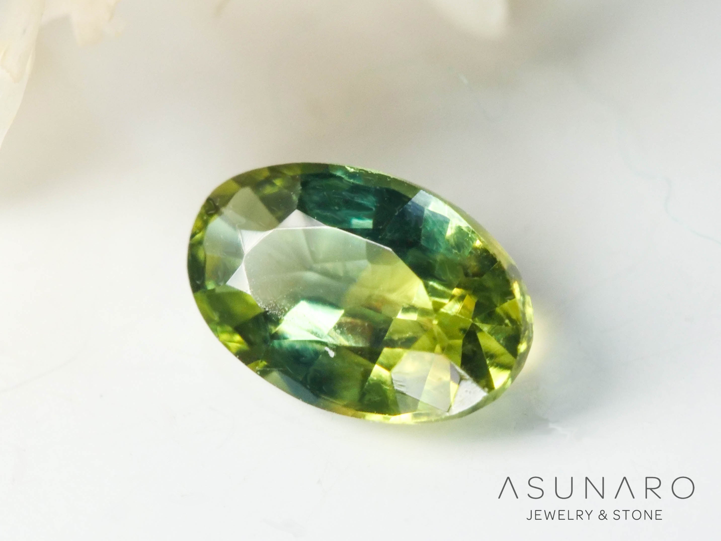 バイカラーサファイア 　オーバルカット　 スリランカ産　0.29ct【250210-2818】