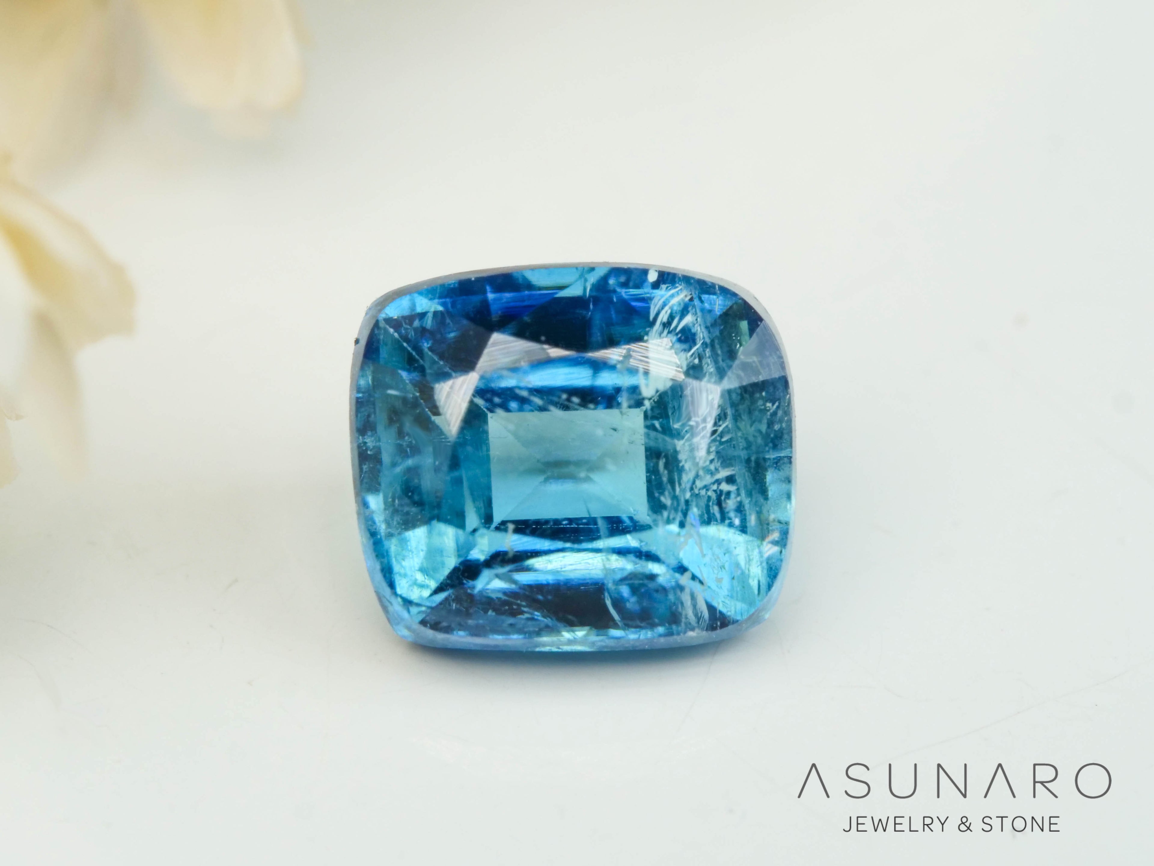 ブルートルマリン　ファンシーカット　アフガニスタン産　0.68ct【250409-2837】