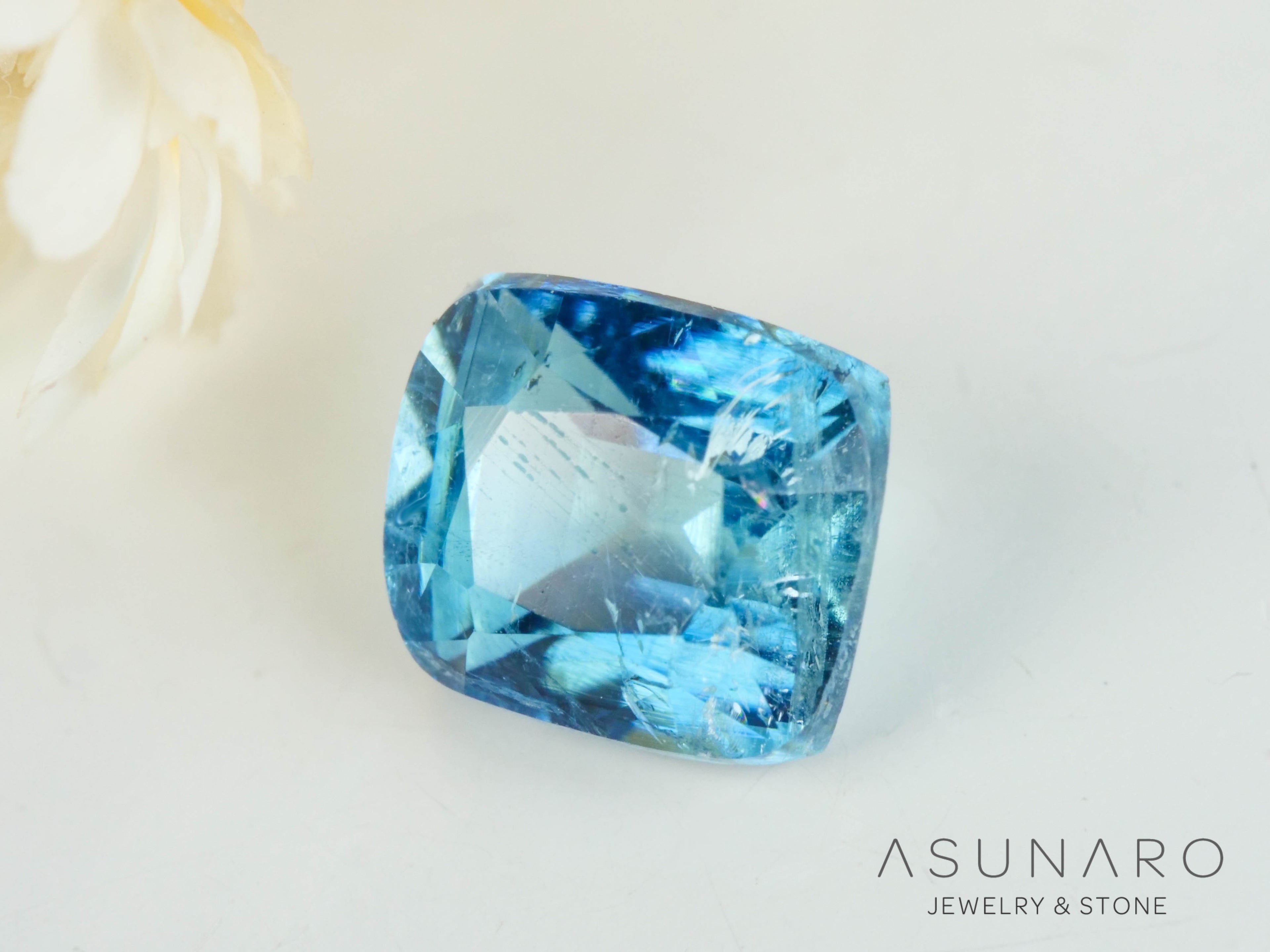 ブルートルマリン　ファンシーカット　アフガニスタン産　0.68ct【250409-2837】