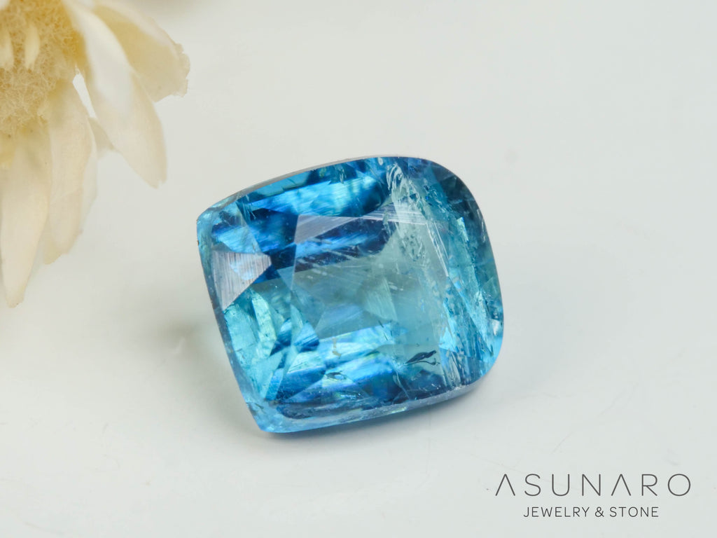 ブルートルマリン　ファンシーカット　アフガニスタン産　0.68ct【250409-2837】