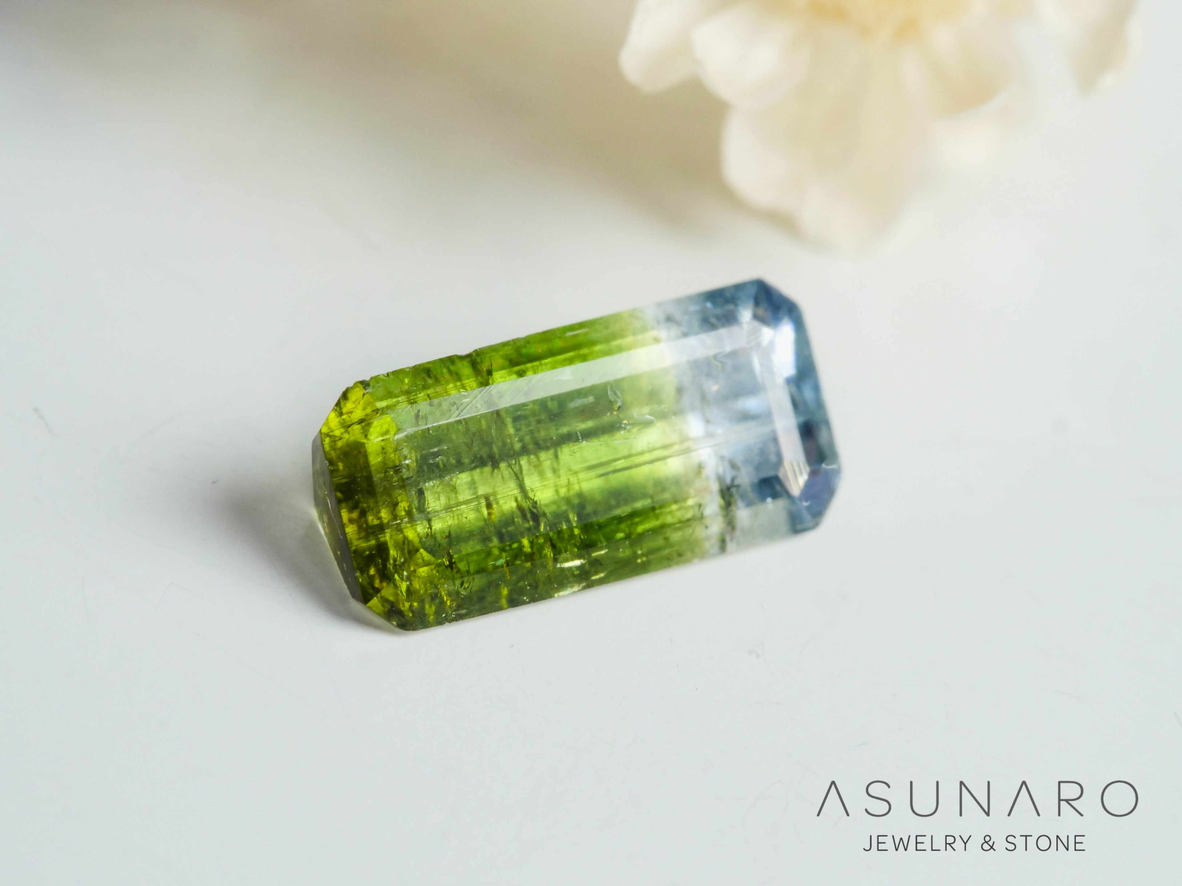 パーティーカラードトルマリン　エメラルドカット　アフガニスタン産　0.71ct【250409-2841】