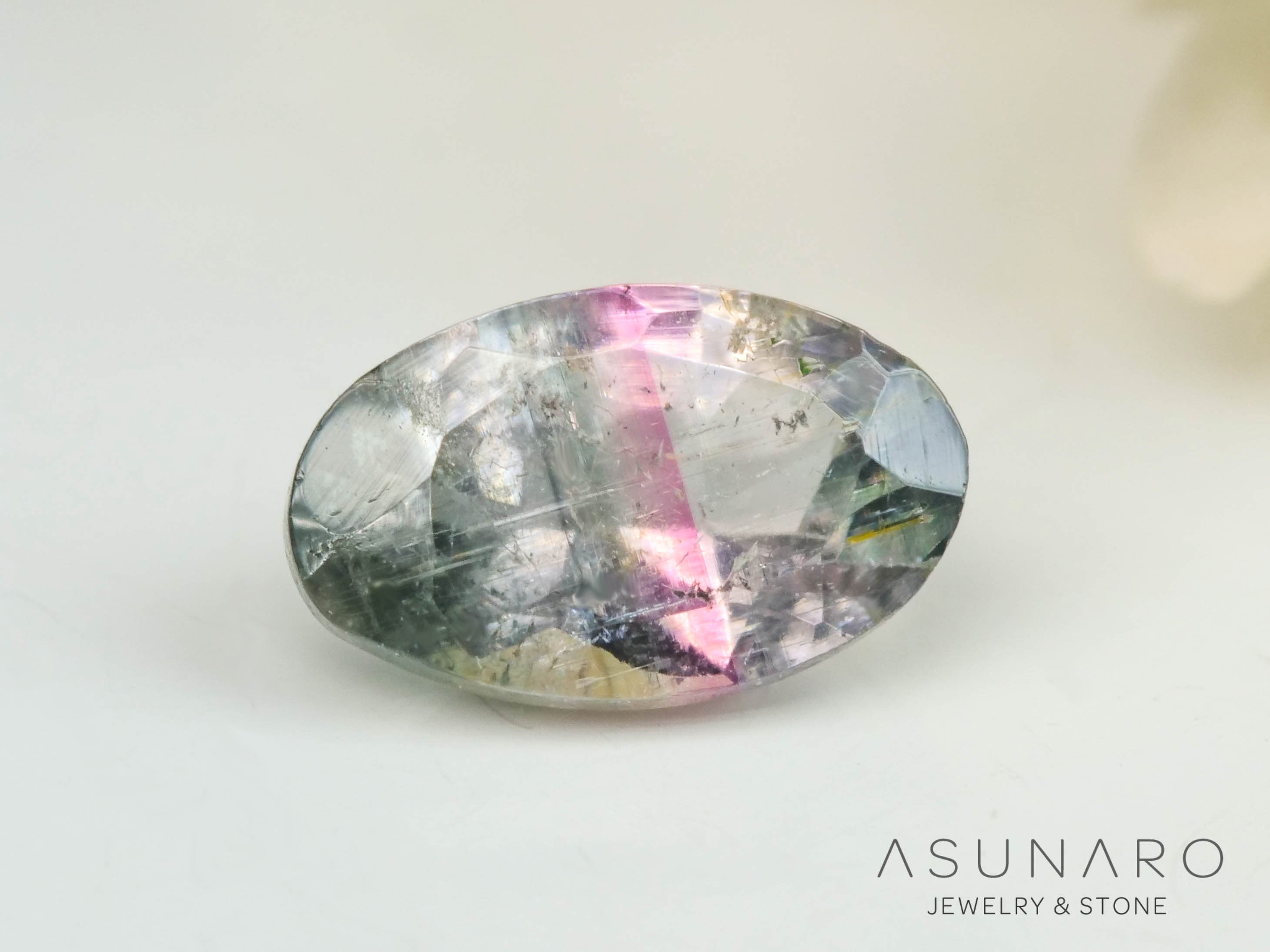 バイカラートルマリン　オーバルカット　アフガニスタン産　0.27ct【250409-2844】