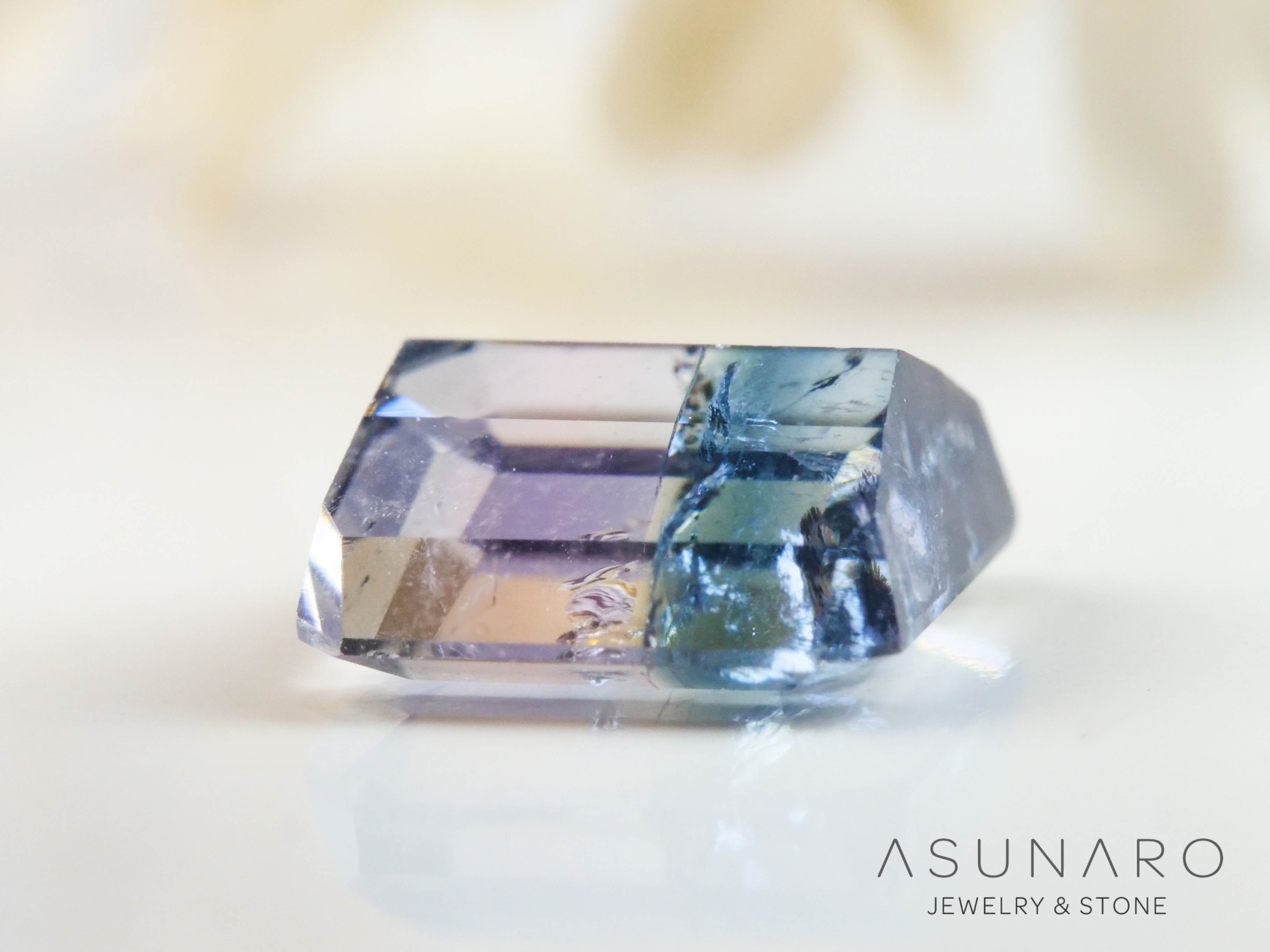 バイカラートルマリン　エメラルドカット　アフガニスタン産　0.93ct【250409-2851】