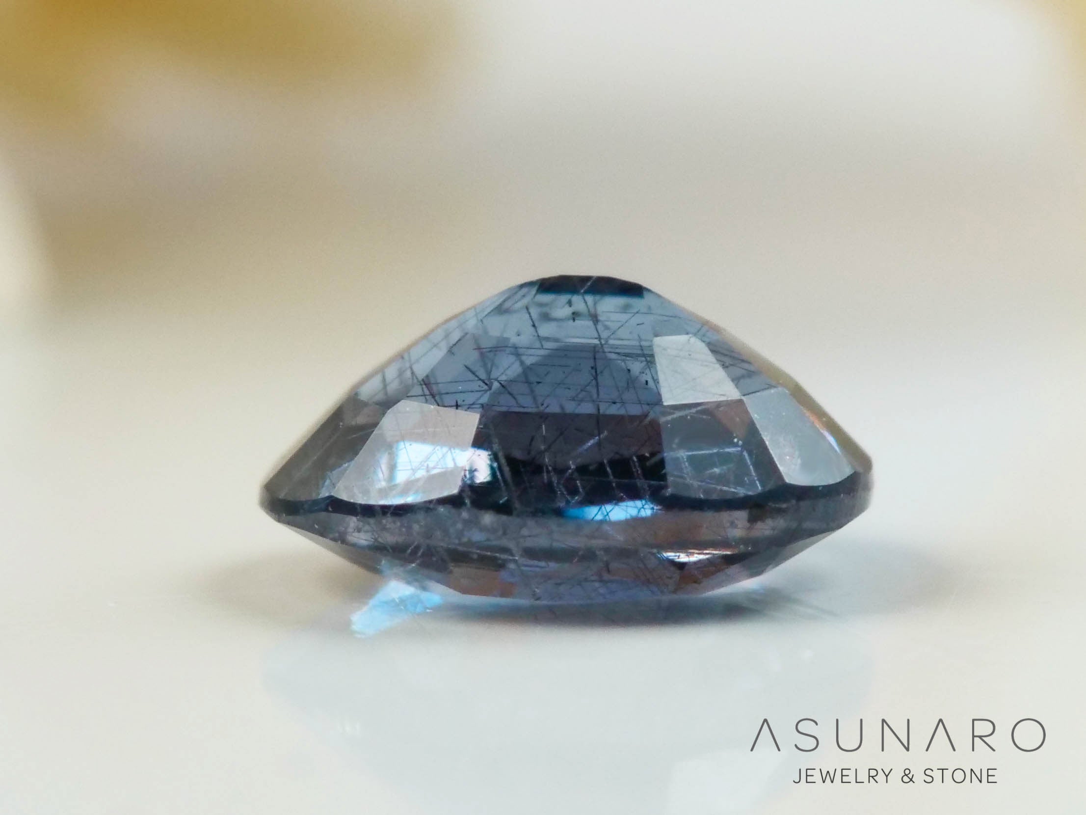 ベキリーブルーガーネット　オーバルカット　 マダガスカル産　0.24ct【250411-2927】