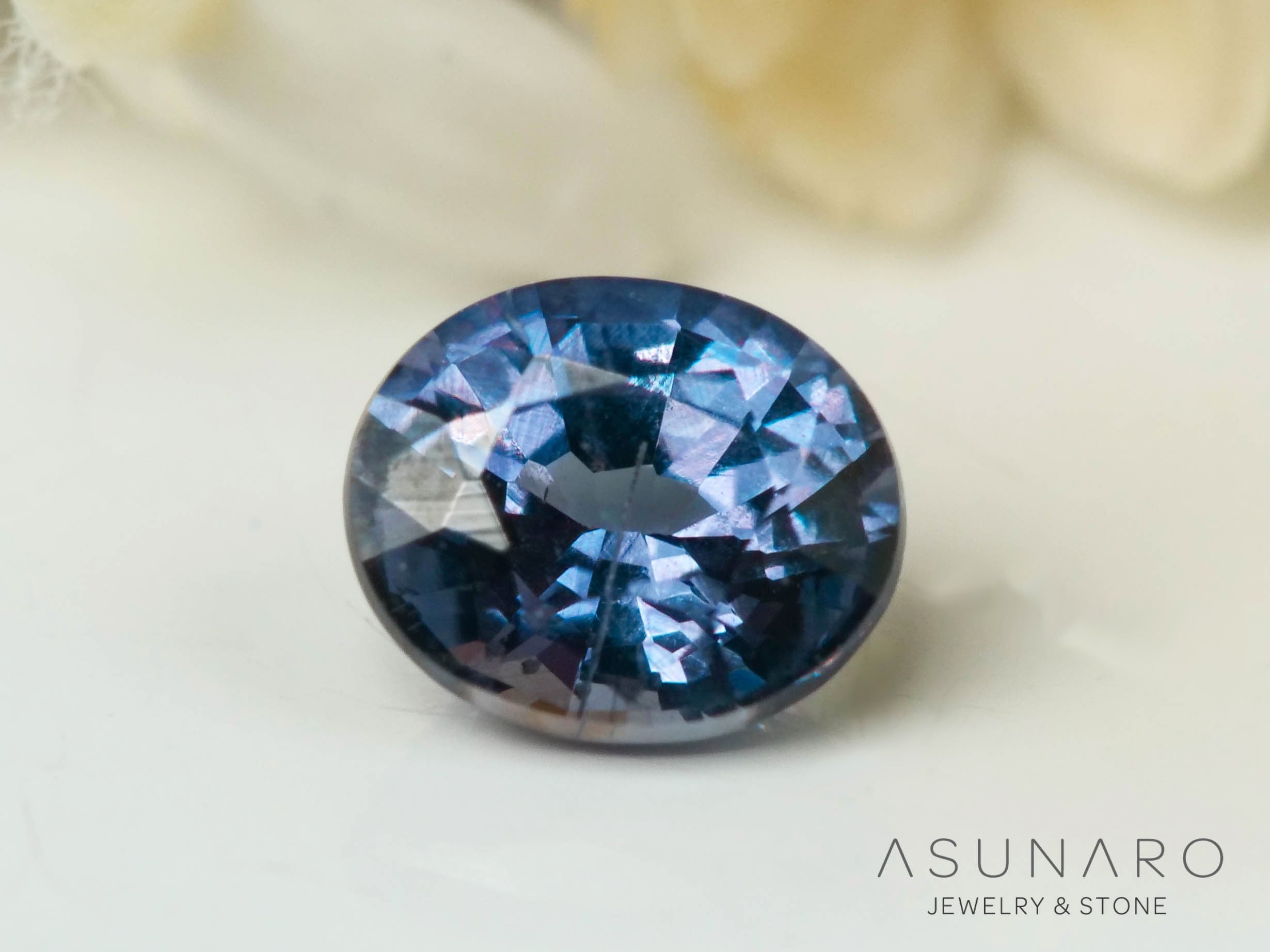 ベキリーブルーガーネット　オーバルカット　 マダガスカル産　0.18ct【250411-2929】