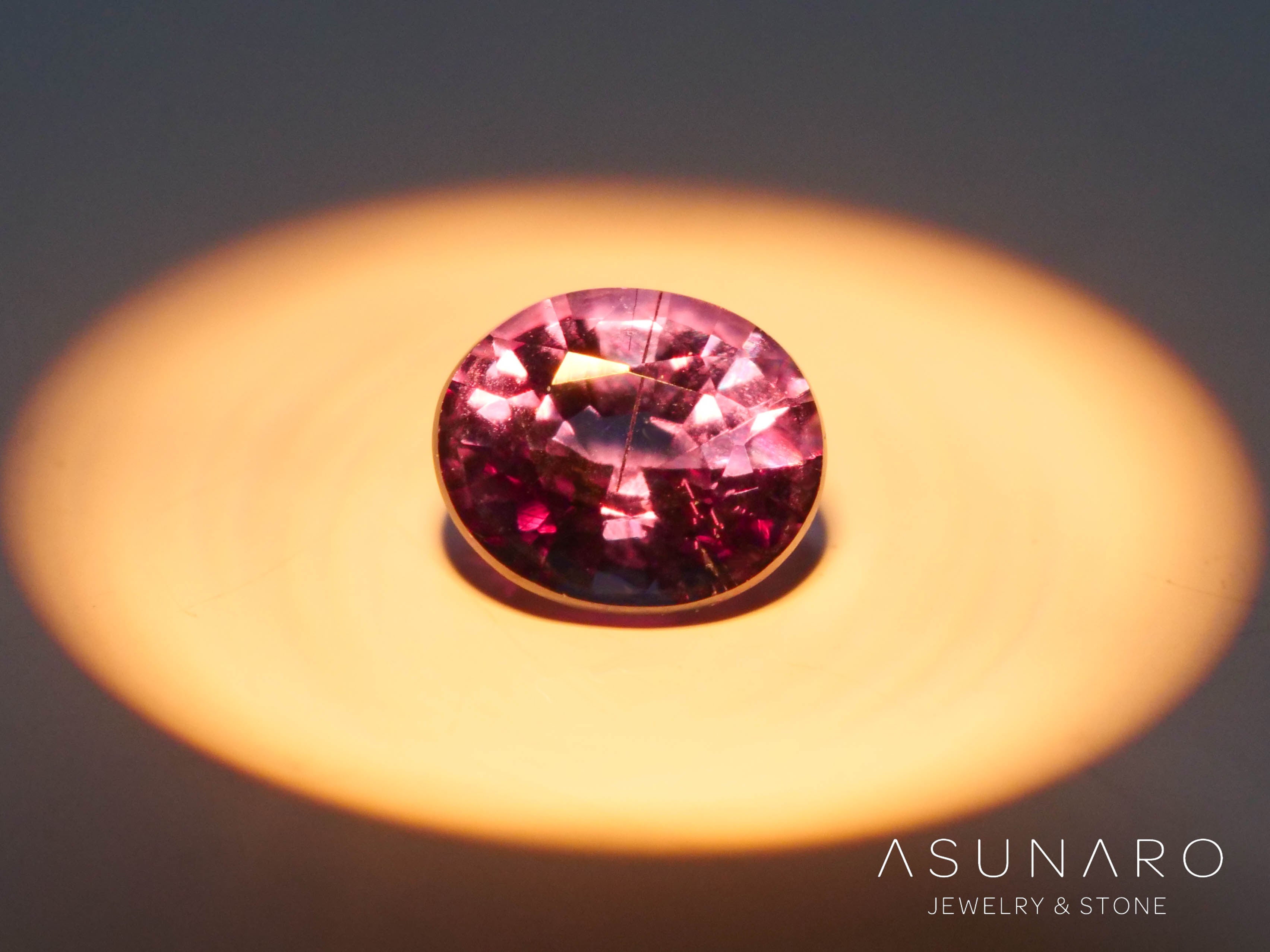 ベキリーブルーガーネット　オーバルカット　 マダガスカル産　0.18ct【250411-2929】