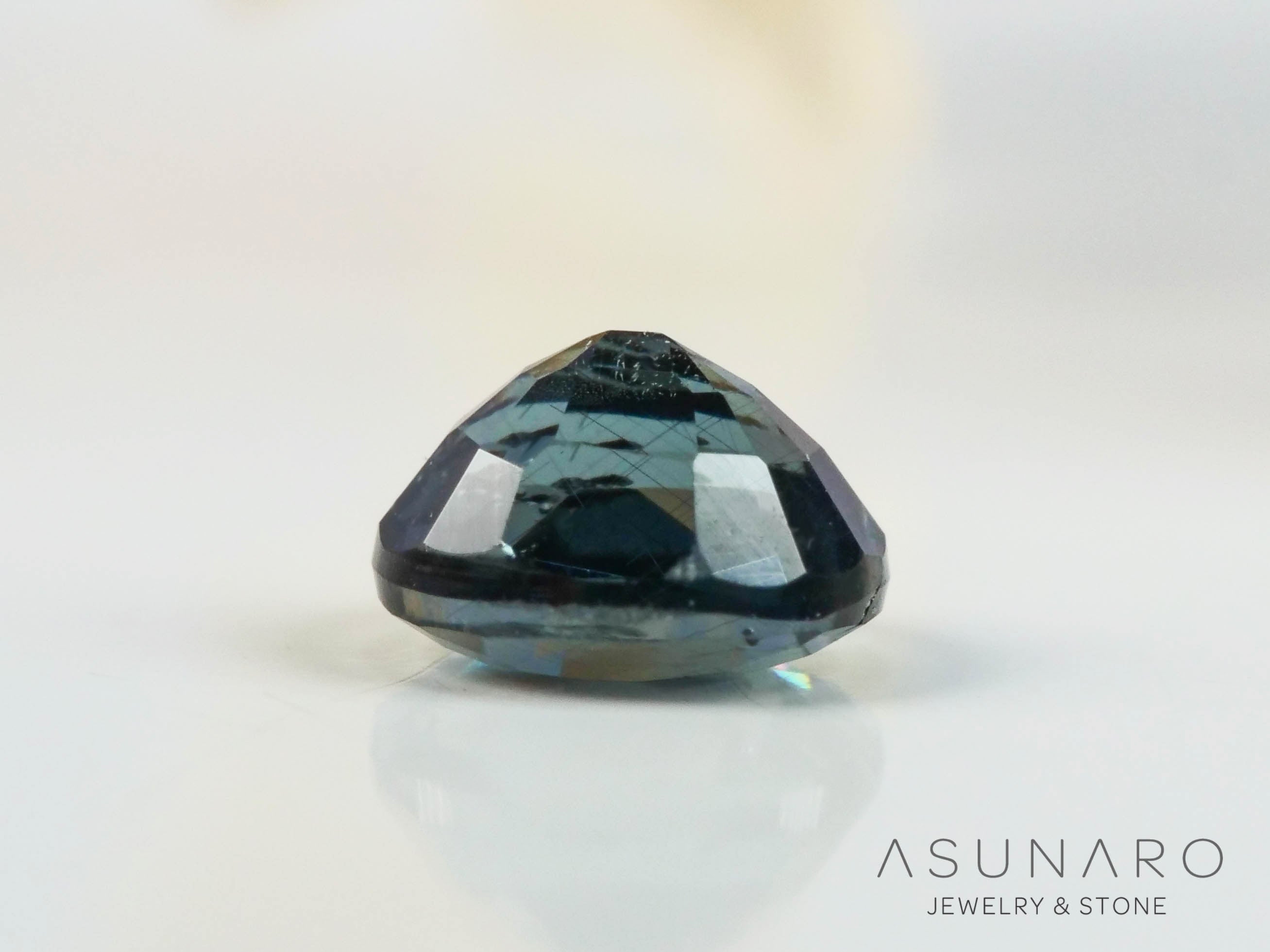 ベキリーブルーガーネット　オーバルカット　 マダガスカル産　0.22ct【250411-2930】