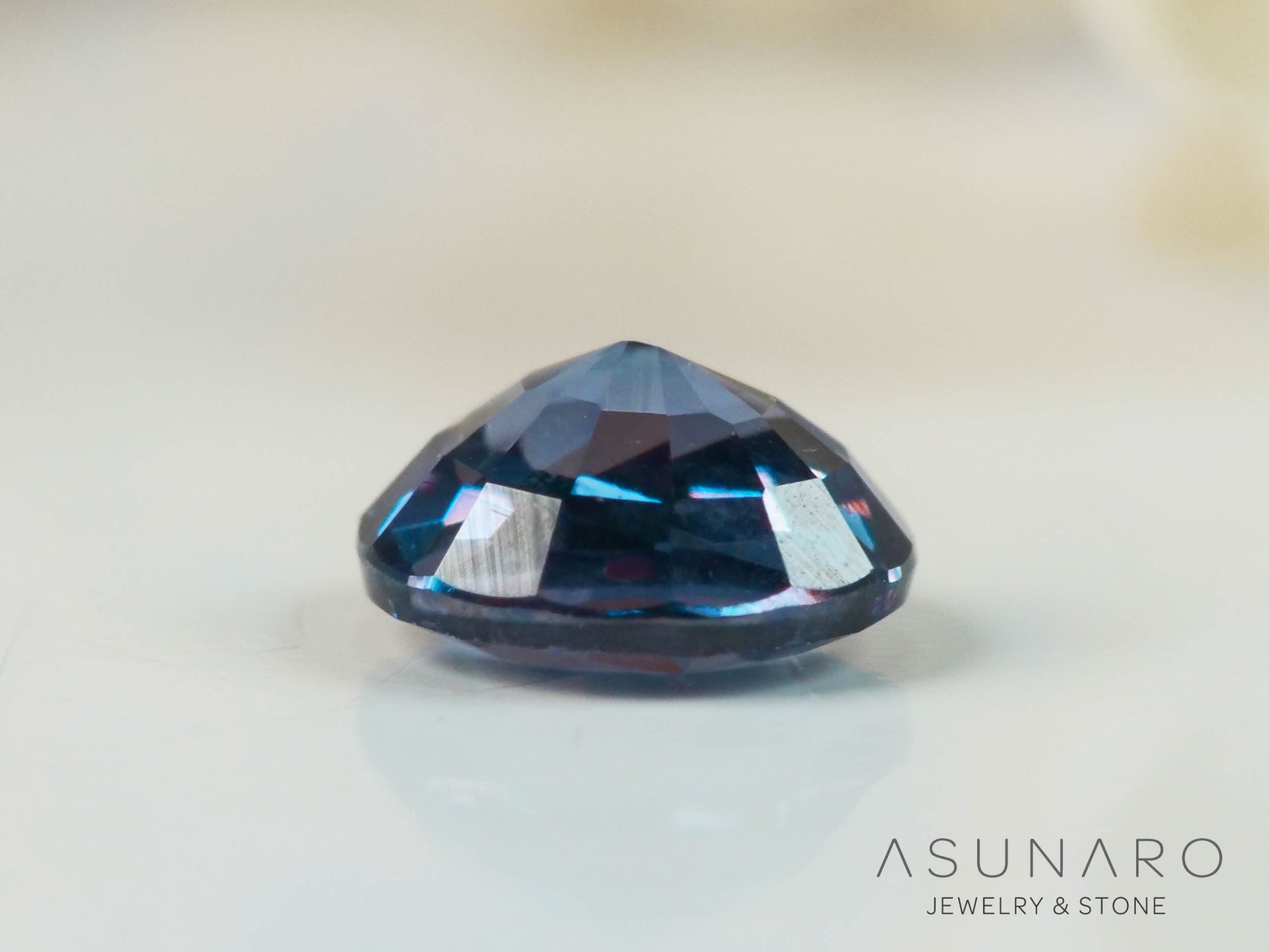 ベキリーブルーガーネット　オーバルカット　 マダガスカル産　0.20ct【250411-2931】