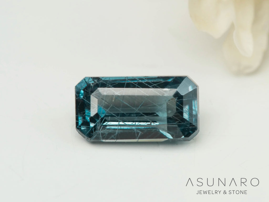 ベキリーブルーガーネット　エメラルドカット　 マダガスカル産　0.31ct【250411-2932】