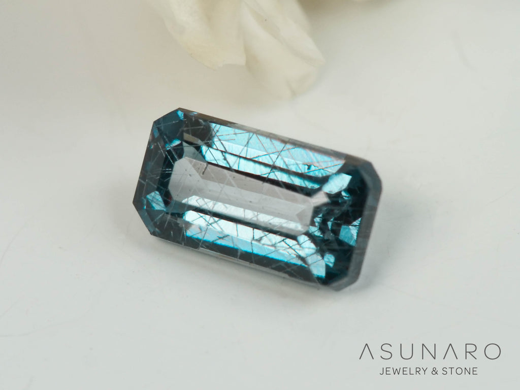 ベキリーブルーガーネット　エメラルドカット　 マダガスカル産　0.31ct【250411-2932】