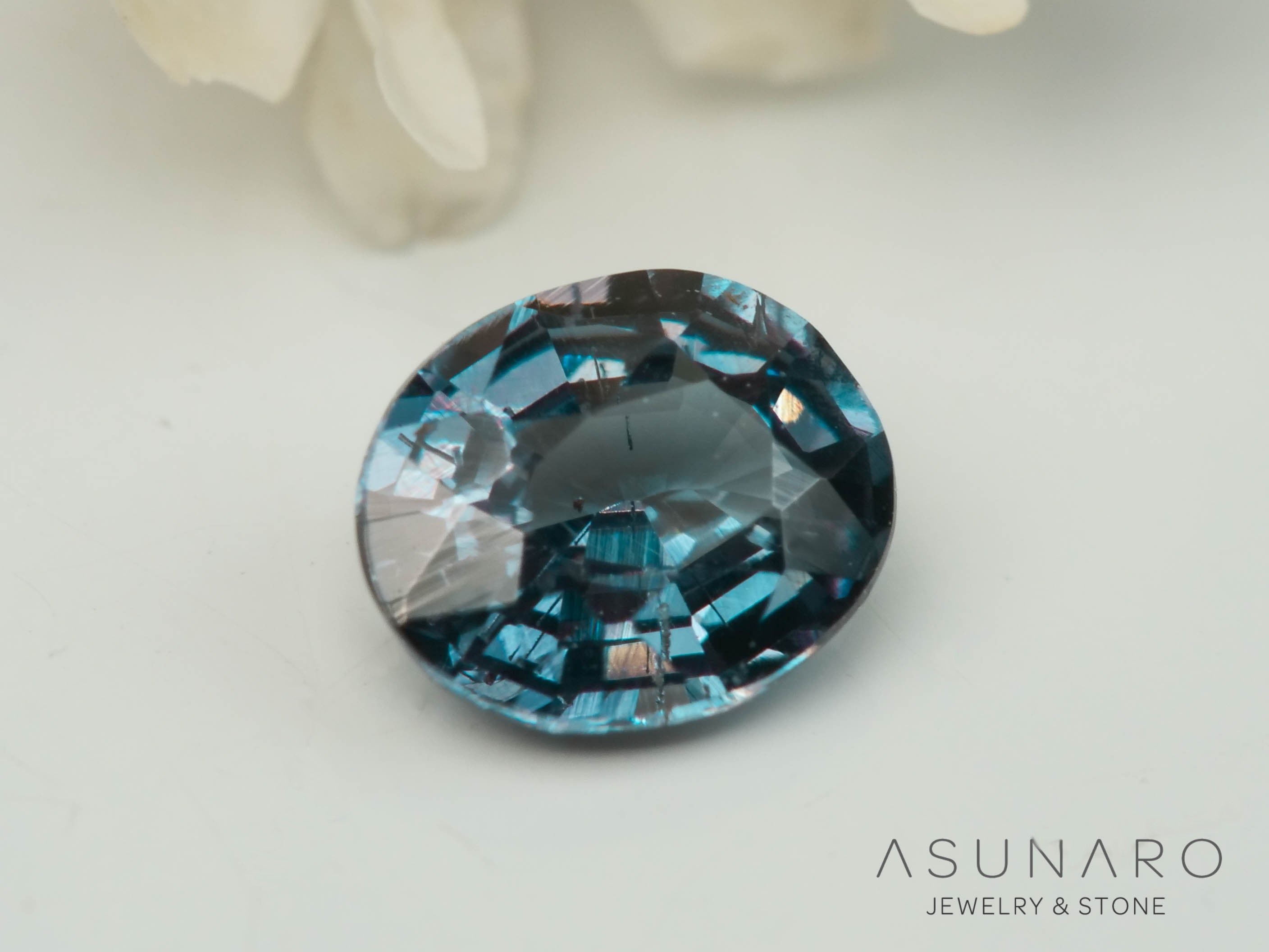 ベキリーブルーガーネット　オーバルカット　 マダガスカル産　0.22ct【250411-2933】