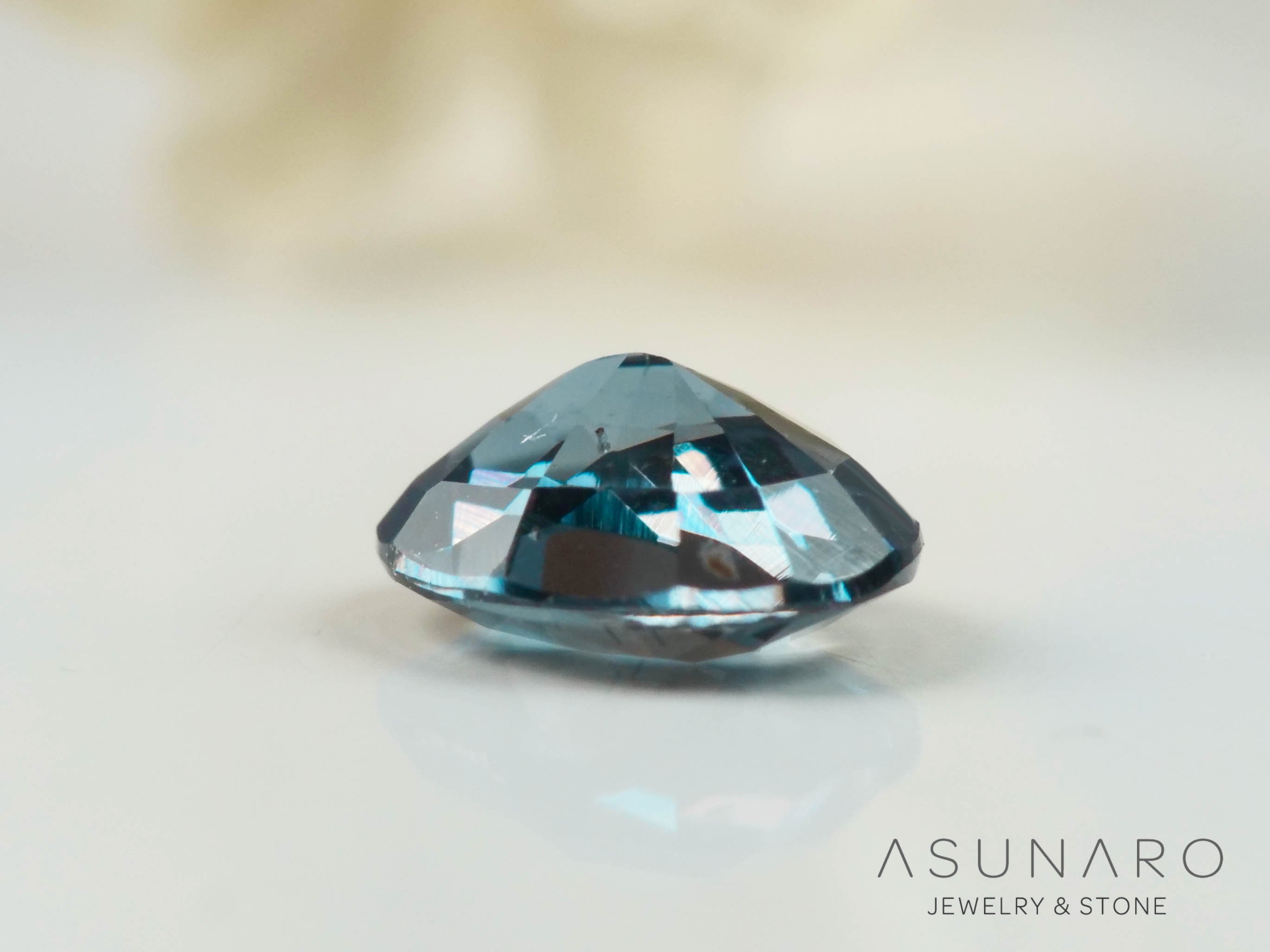 ベキリーブルーガーネット　オーバルカット　 マダガスカル産　0.22ct【250411-2933】