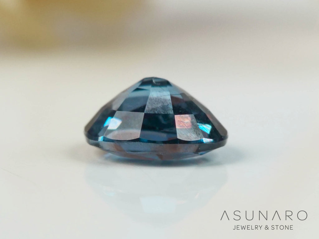 ベキリーブルーガーネット　オーバルカット　 マダガスカル産　0.16ct【250411-2934】