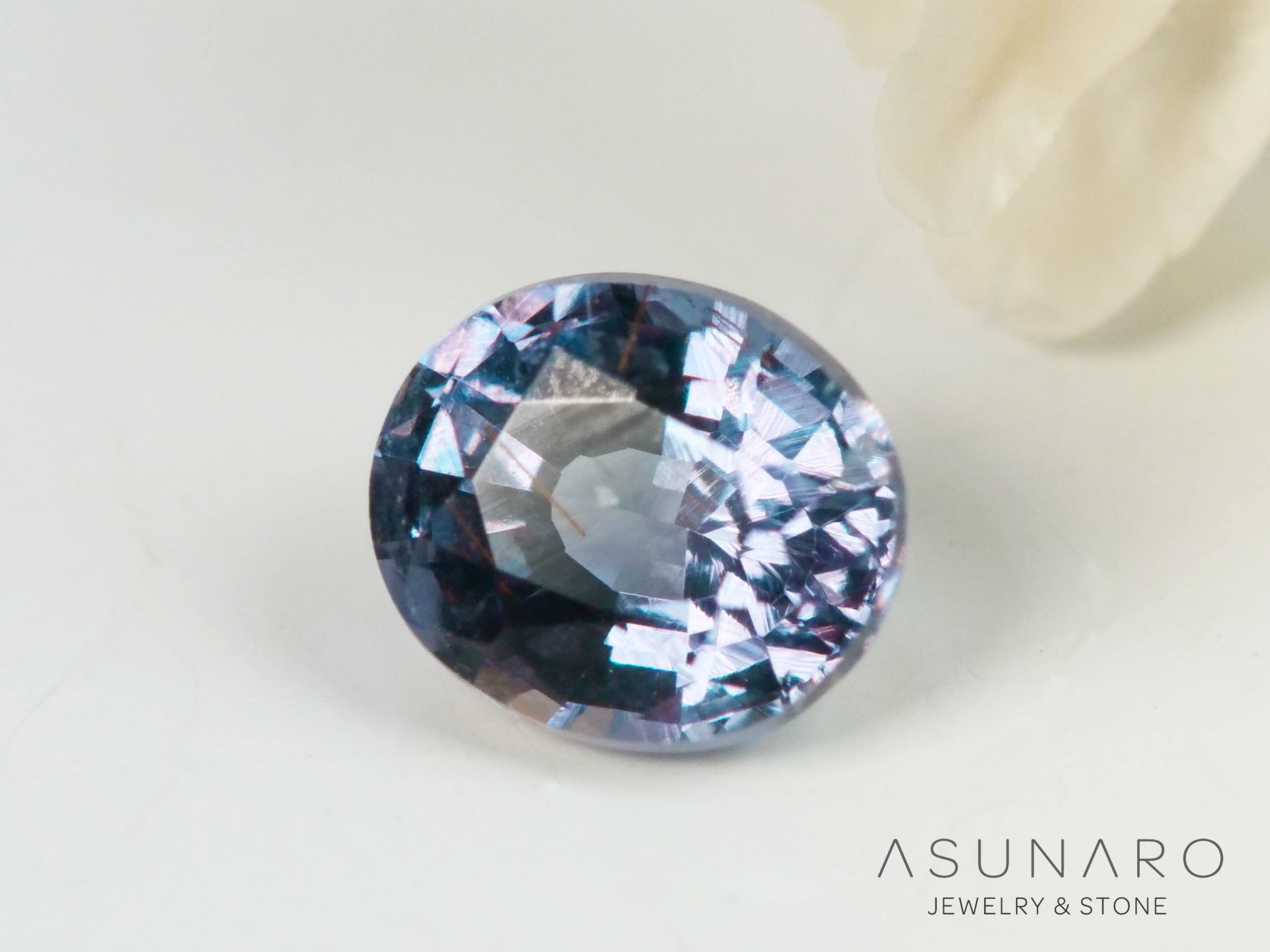 ベキリーブルーガーネット　オーバルカット　 マダガスカル産　0.22ct【250411-2935】